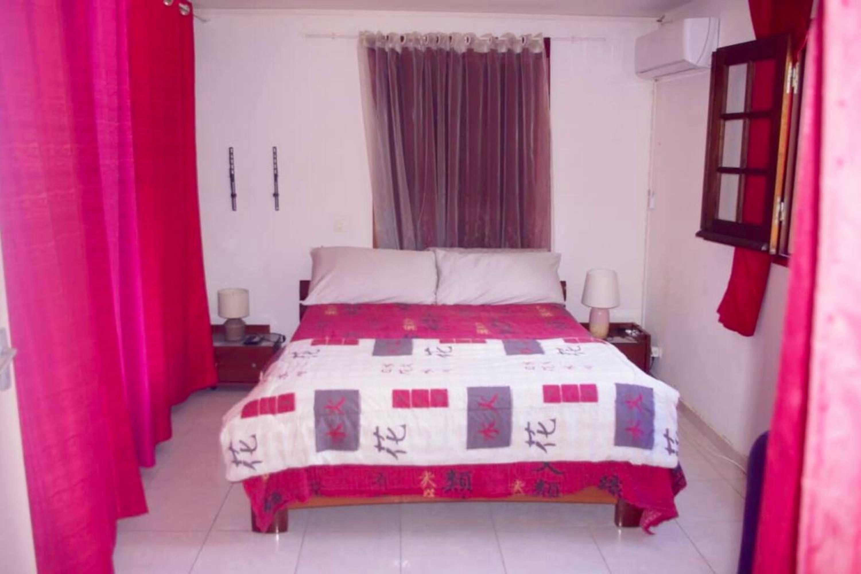 Three-Bedroom Villa photo 3