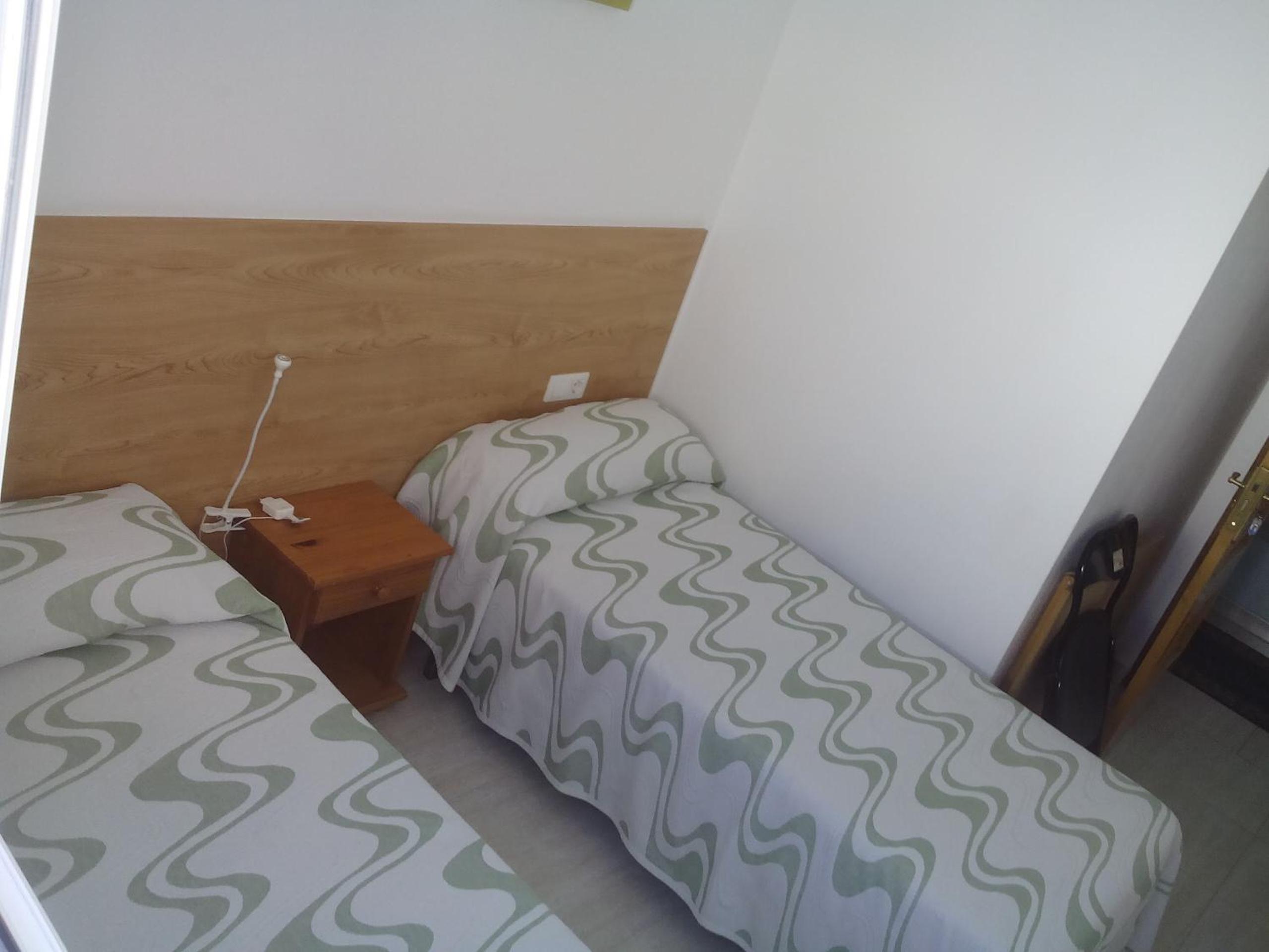 Twin Room - Photo 1