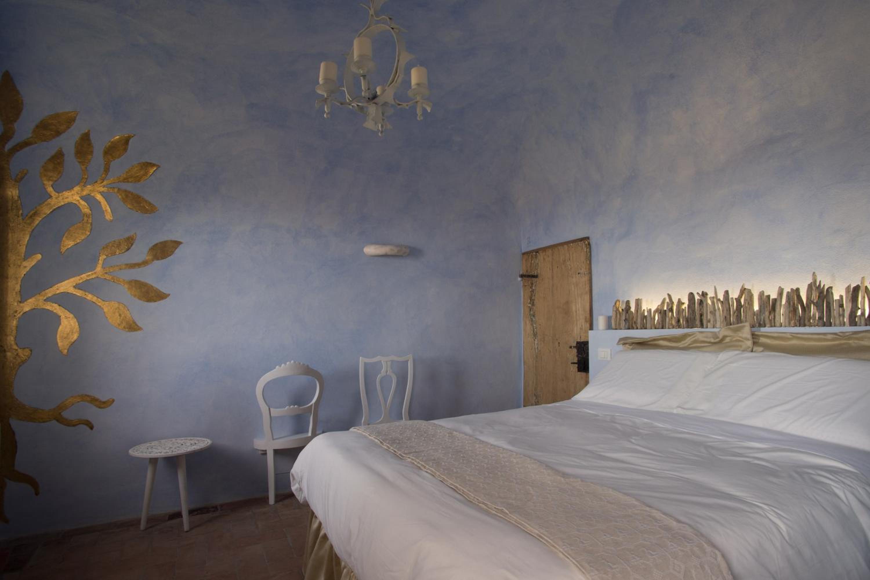 Queen Suite with Spa Bath - Photo 1