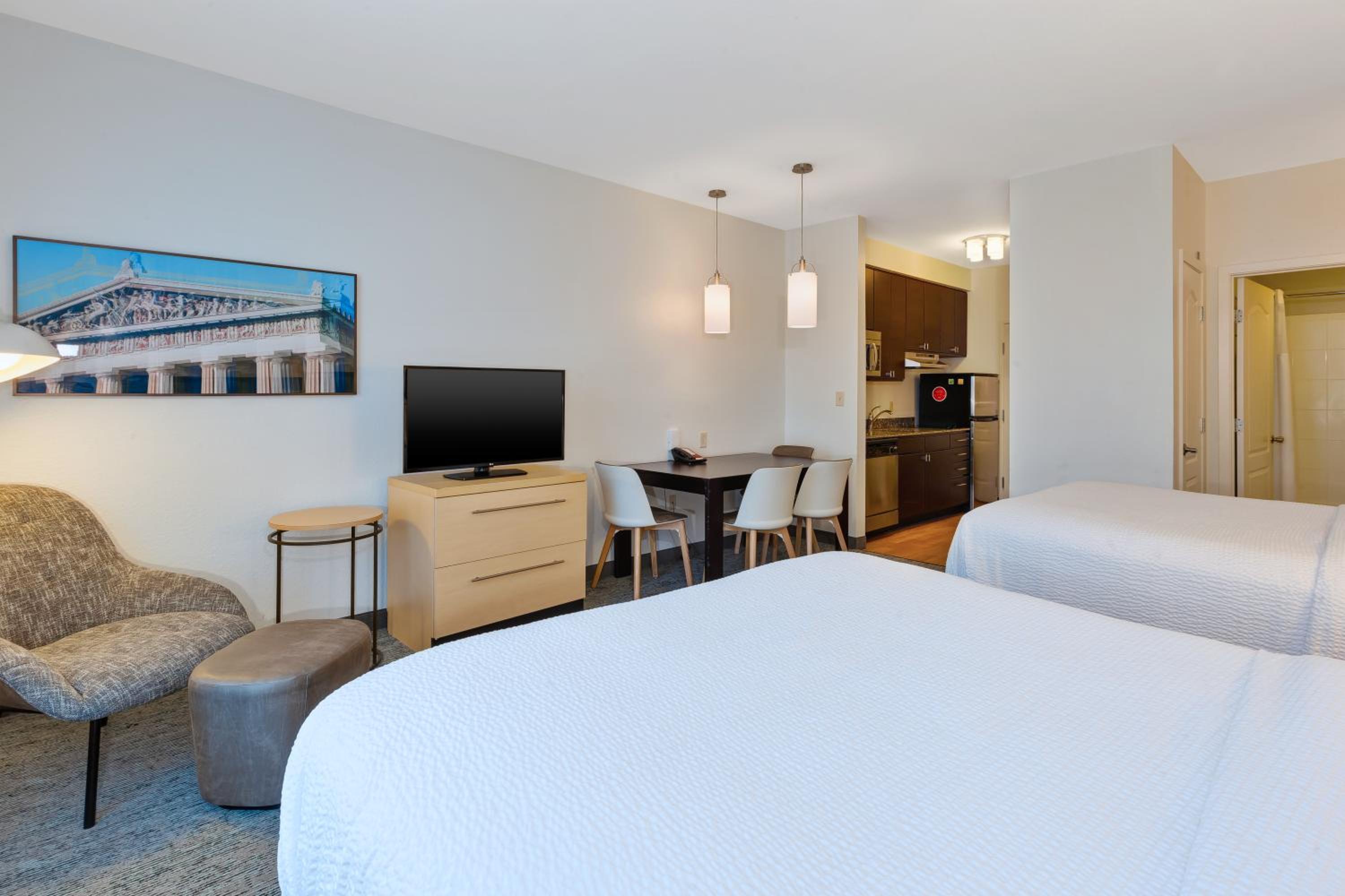 Queen Room with Two Queen Beds - Photo 1