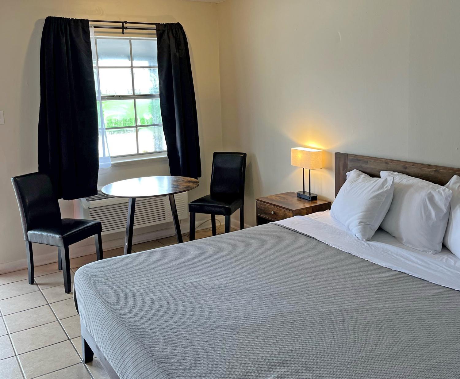 Standard King Room photo 1