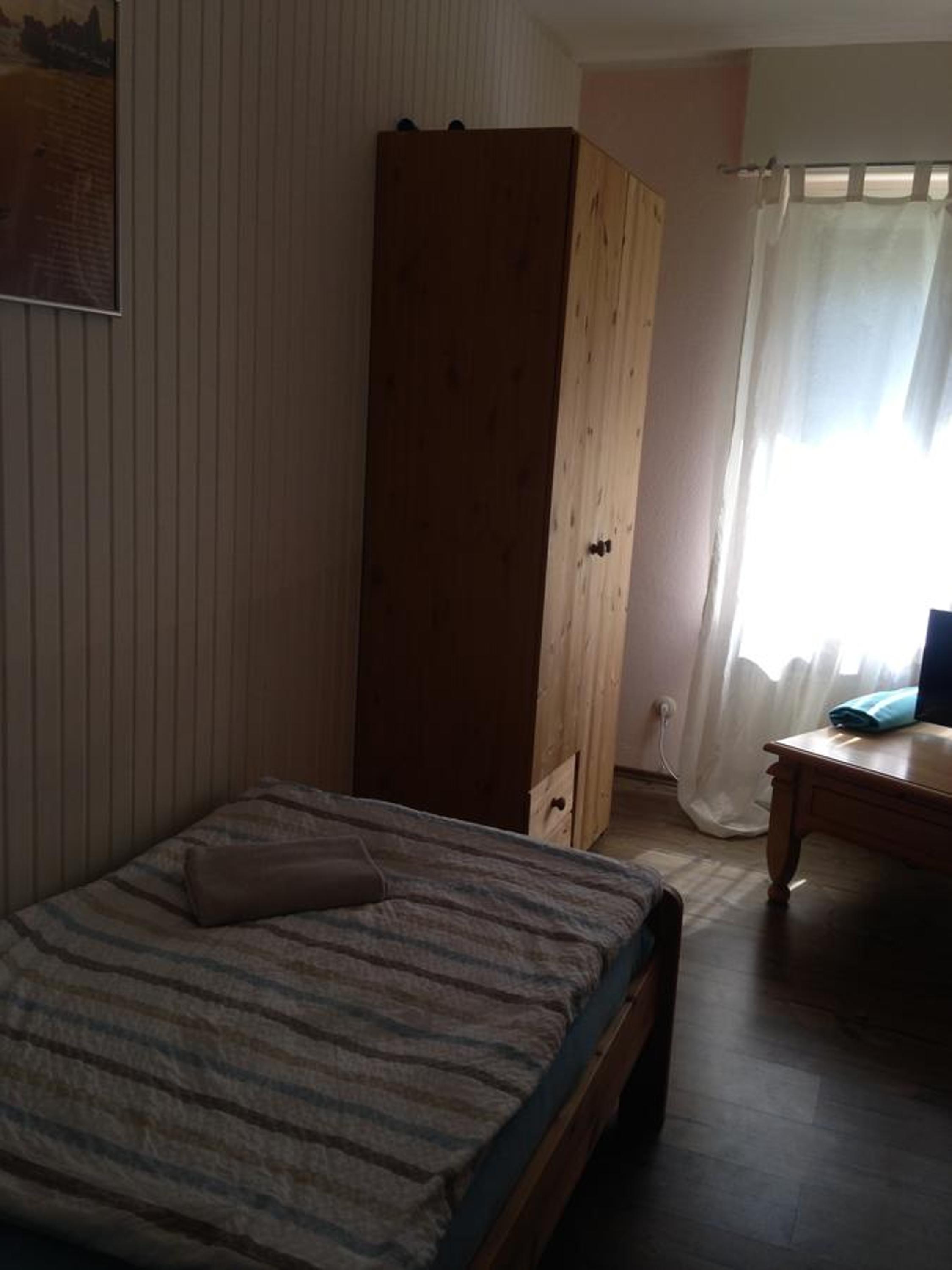 Single Room with Shared Bathroom photo 3