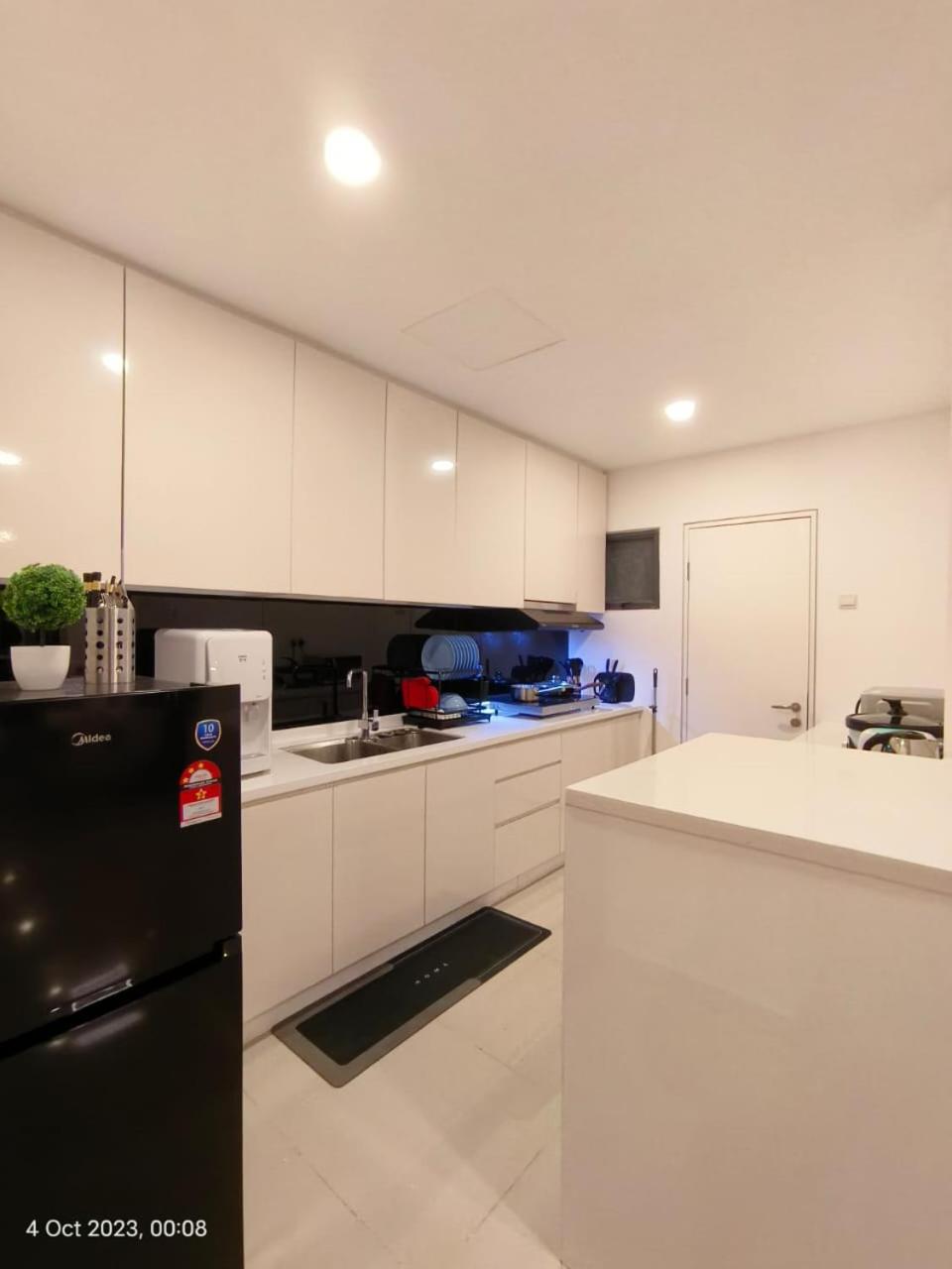 Two-Bedroom Suite - Photo 17