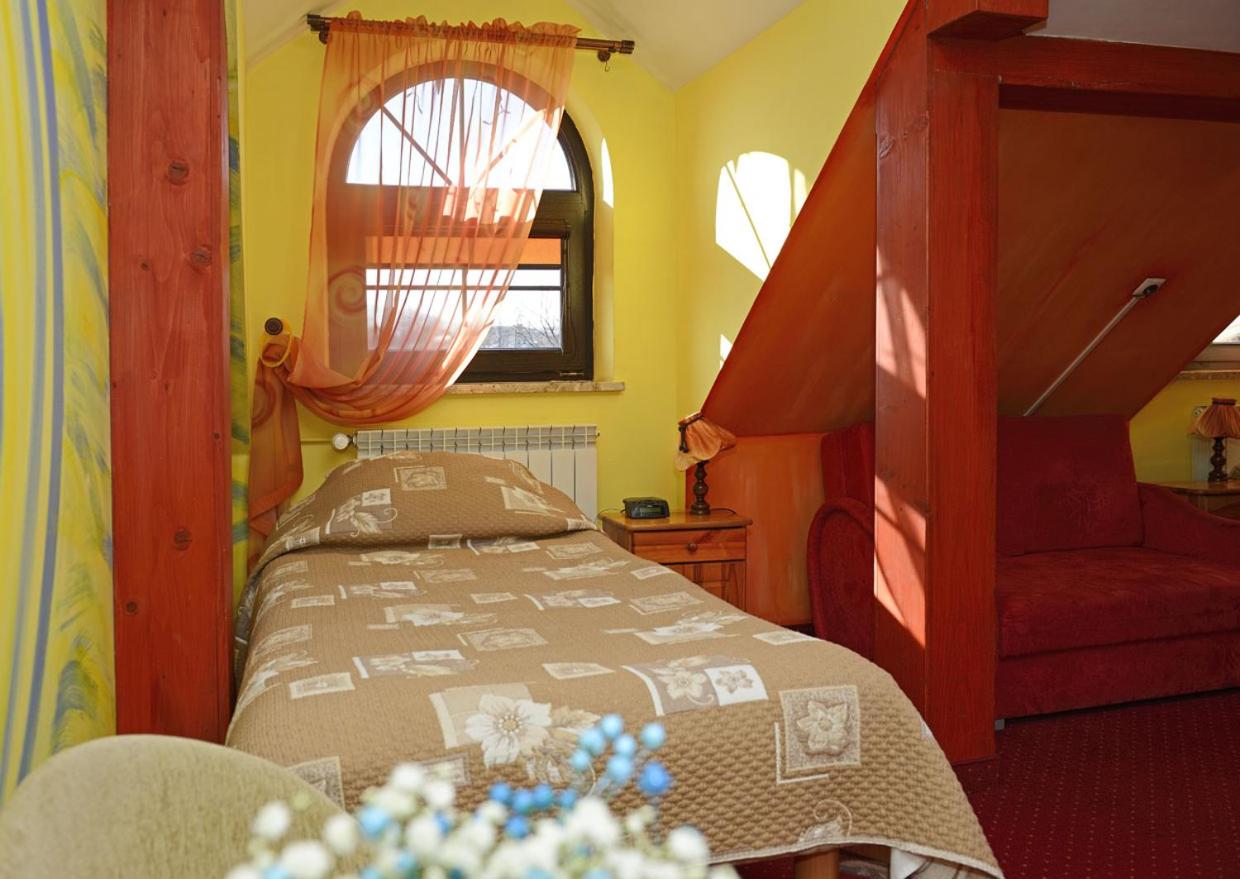 Standard Triple Room - Photo 2