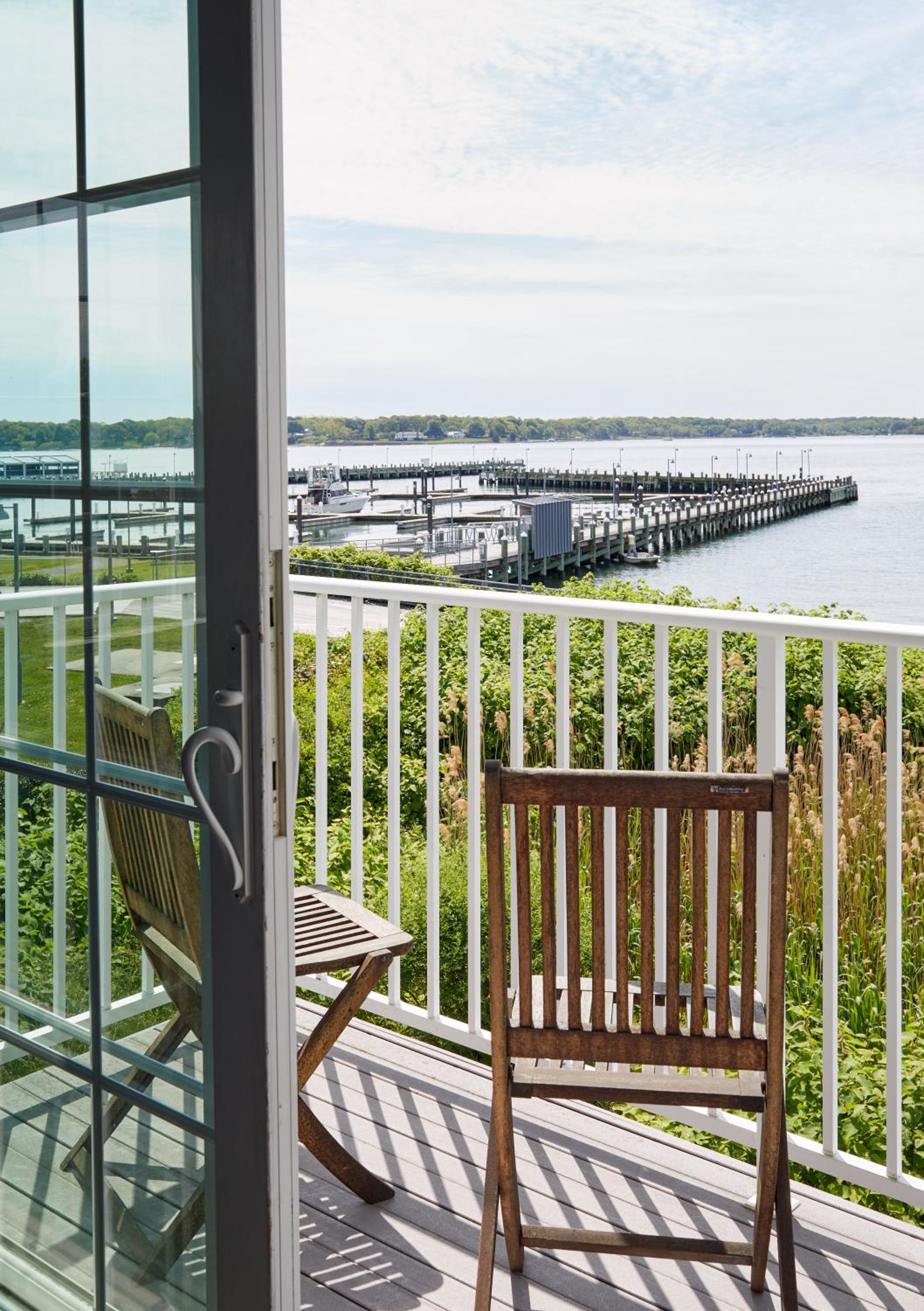 Harbor View Balcony Junior Suite - Photo 16