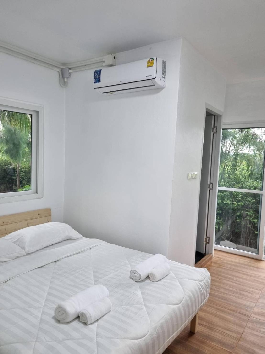 Twin Room with Mountain View - Photo 11