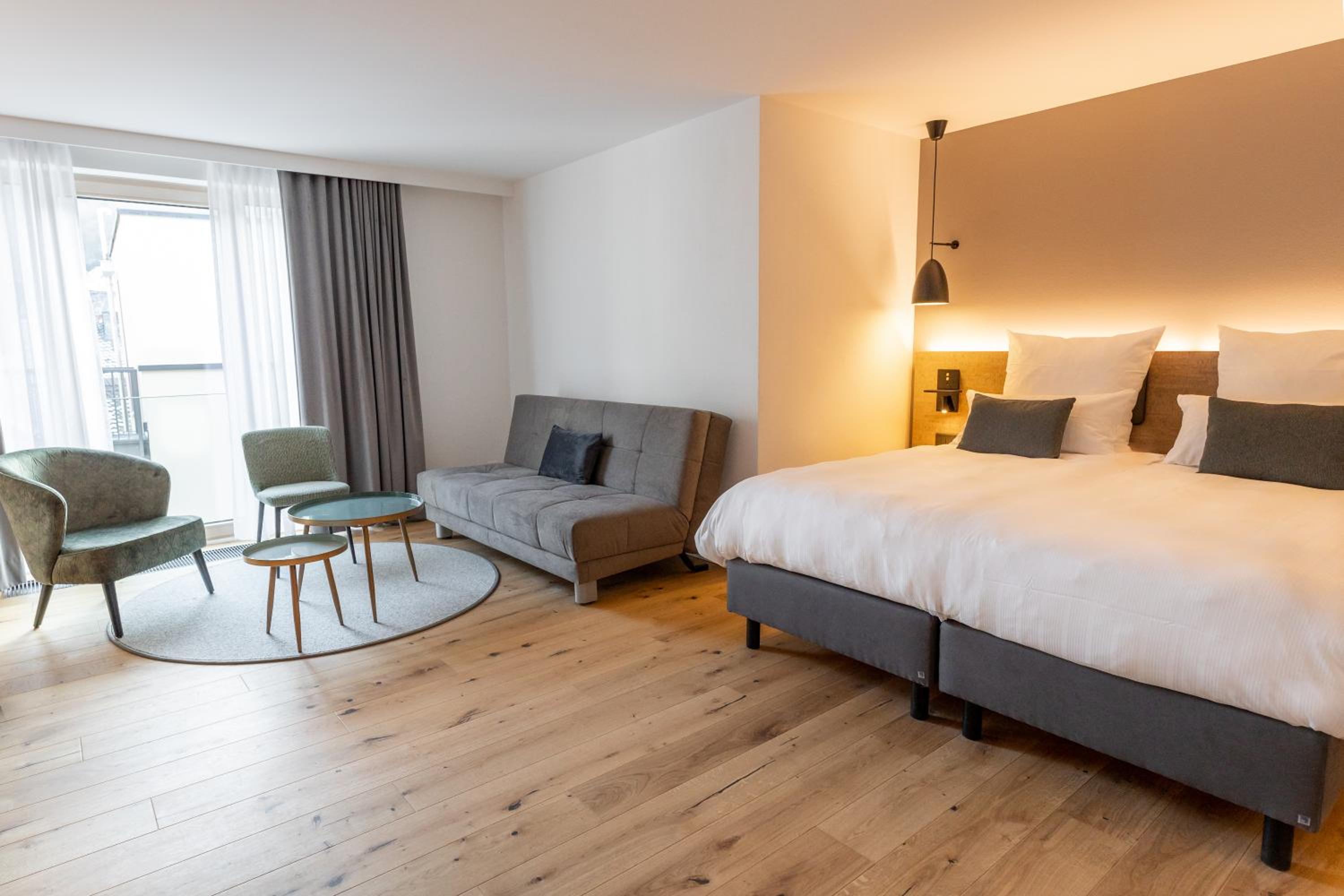 Suite - Photo 17