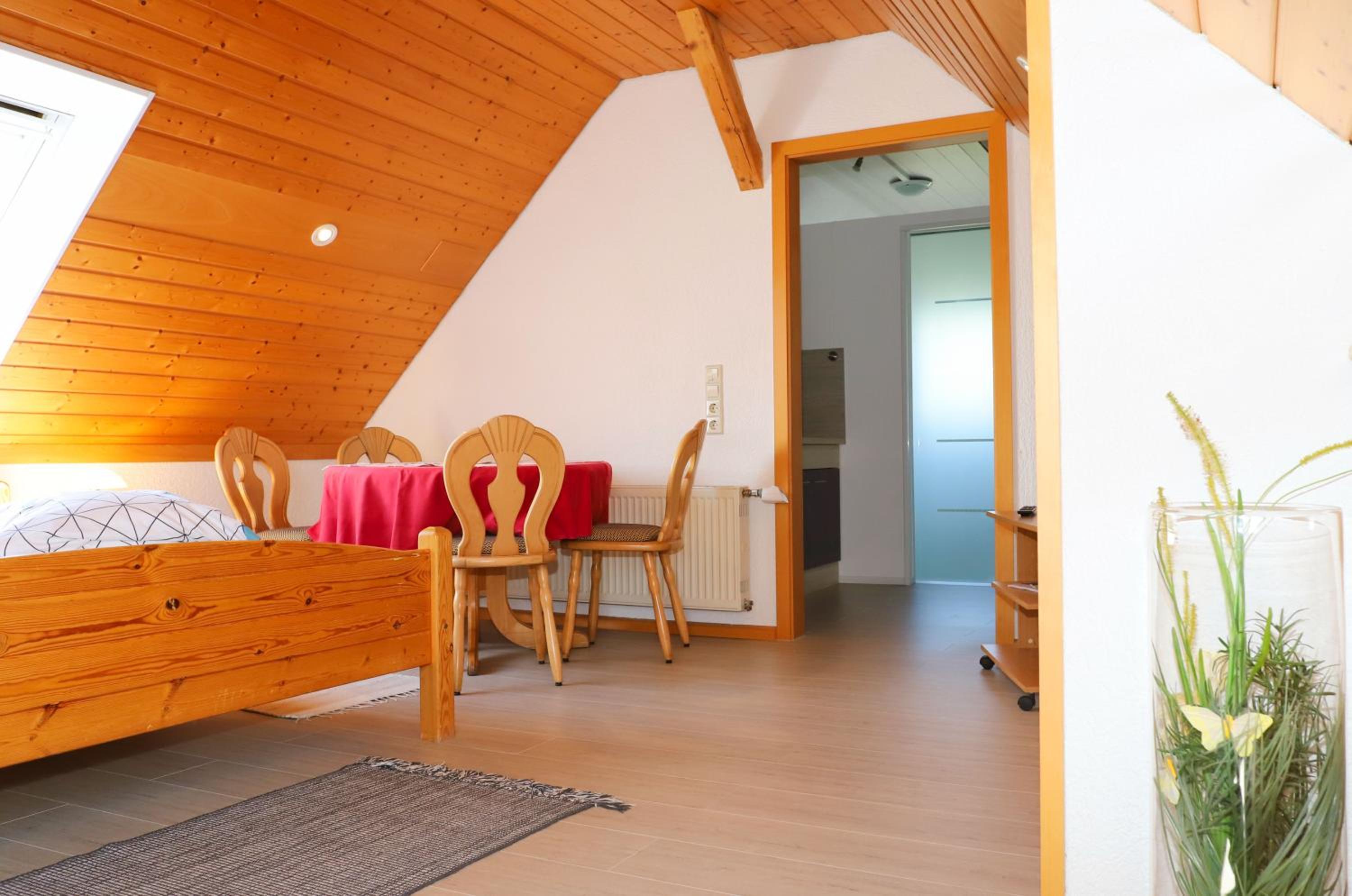 Deluxe Triple Room - Photo 9