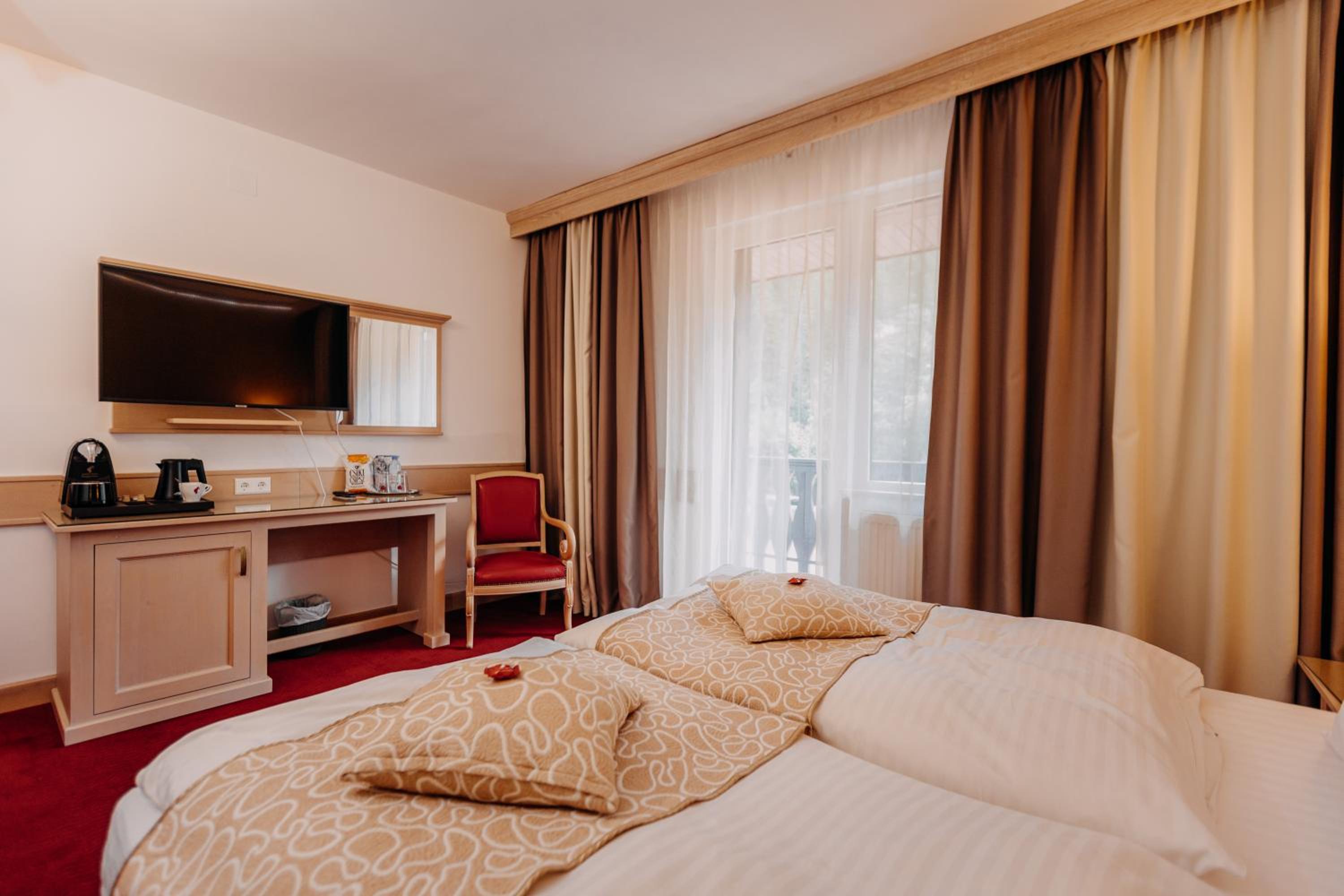 Superior Double or Twin Room with Terrace photo 3