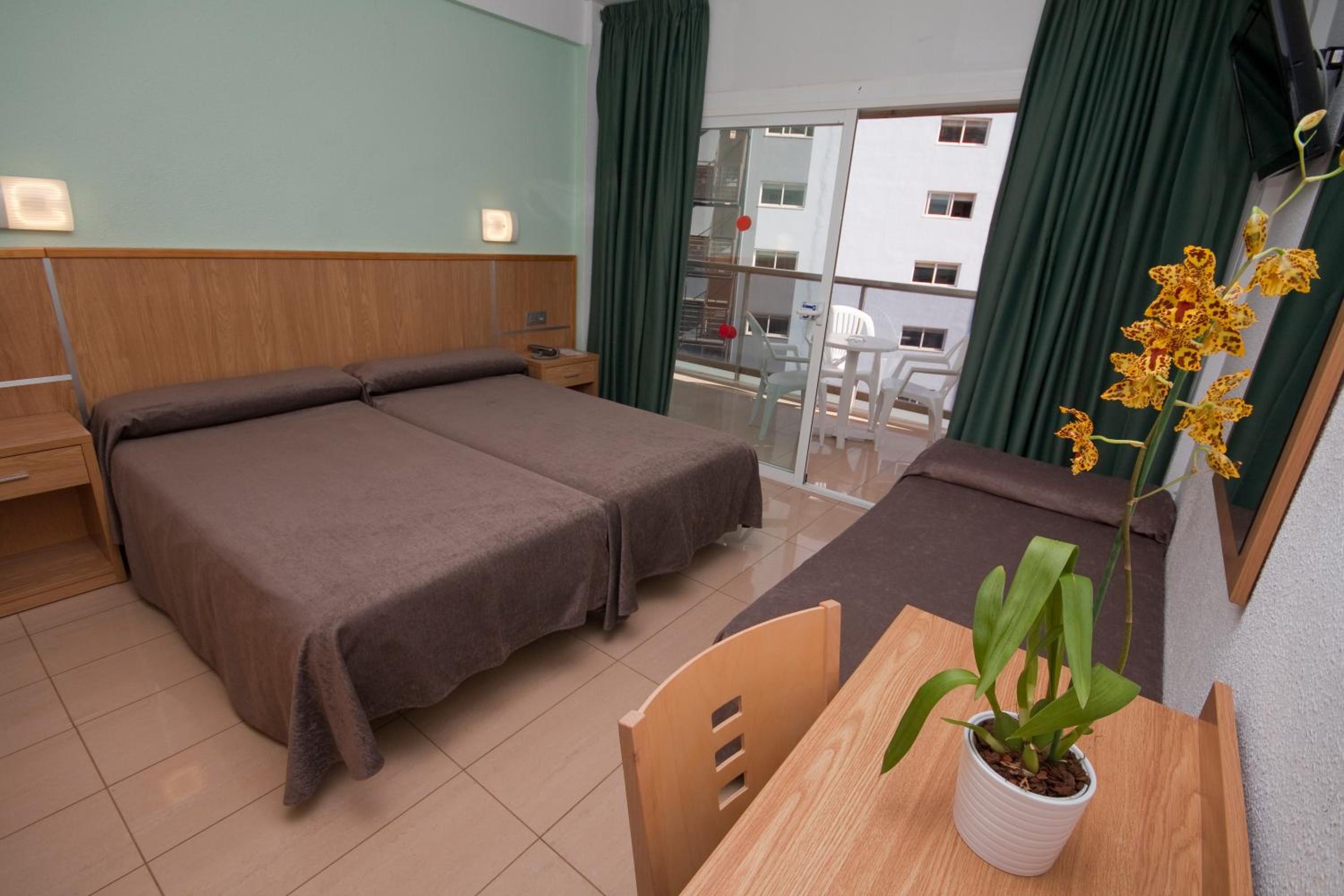 Habitación Doble con Cama Extra