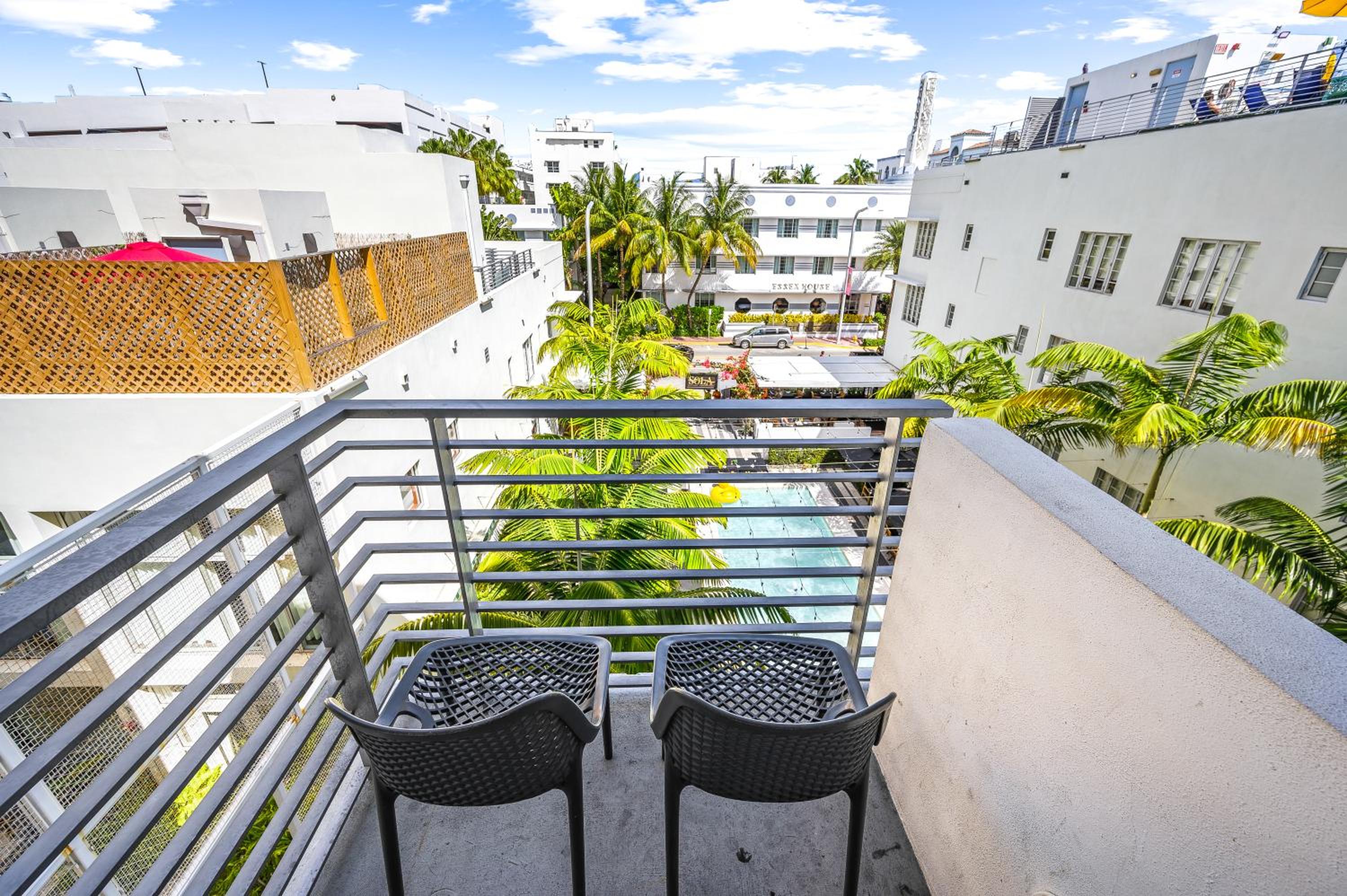 Premium 2 Bedroom 2 Bath with Balcony