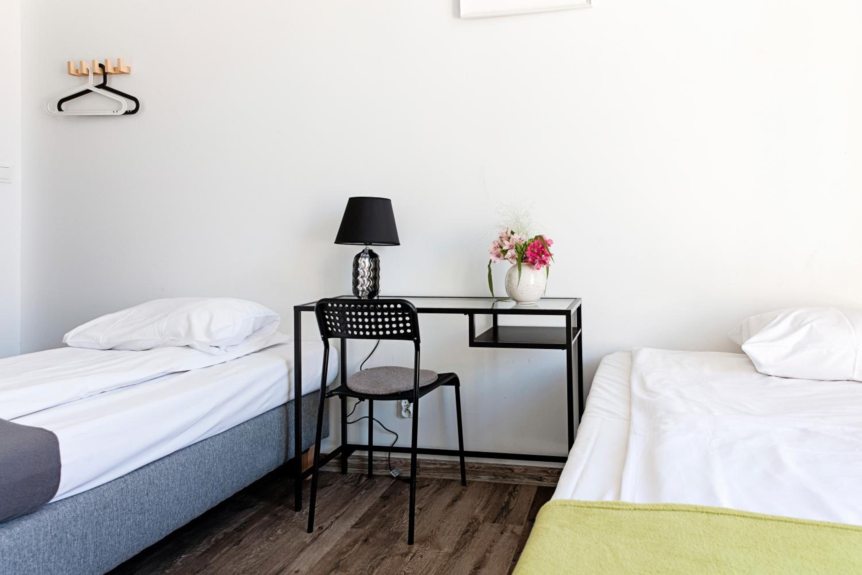 Twin Room - Photo 6