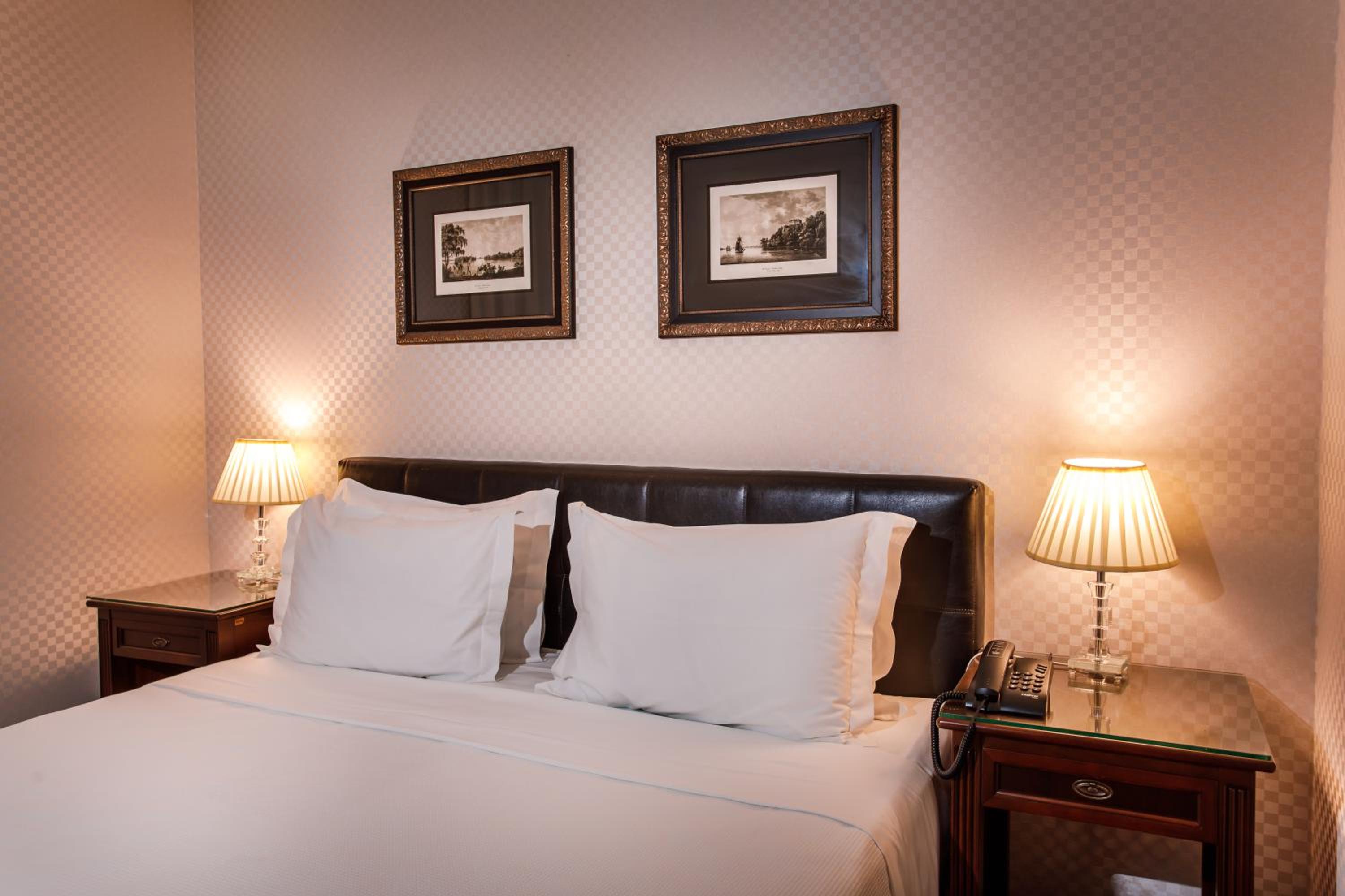 Deluxe Room - Photo 1