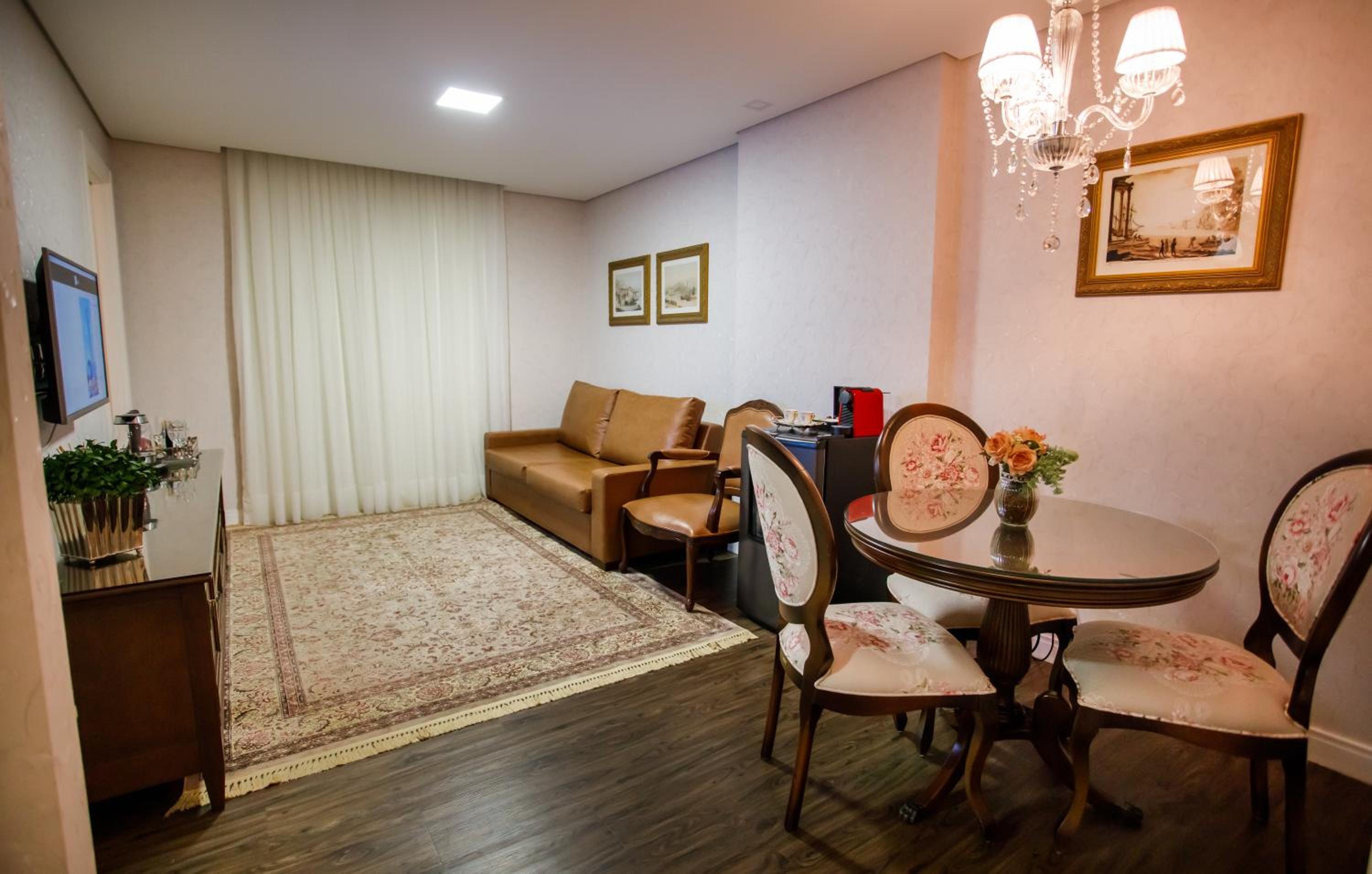 King Suite - Photo 4