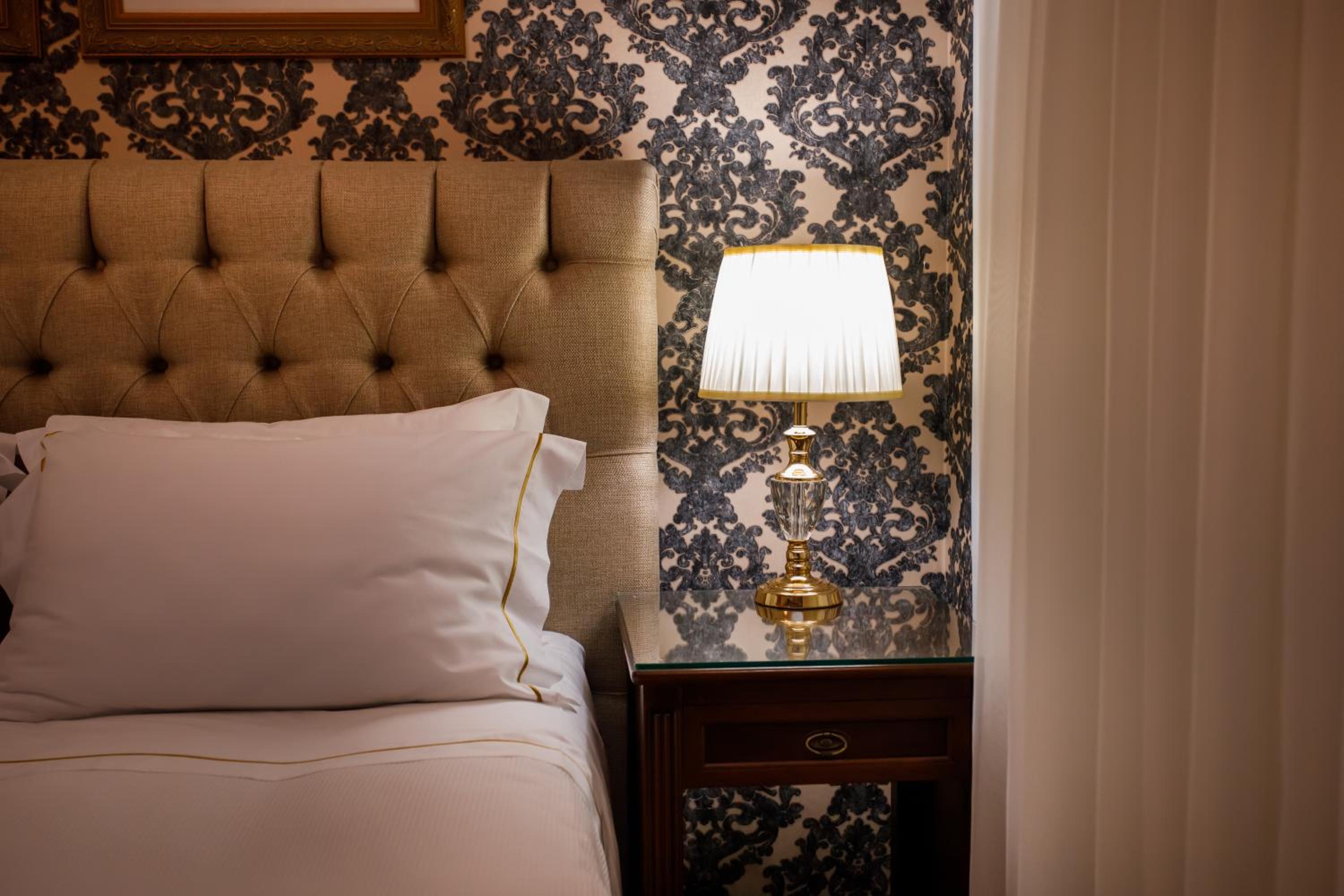 King Suite - Photo 3