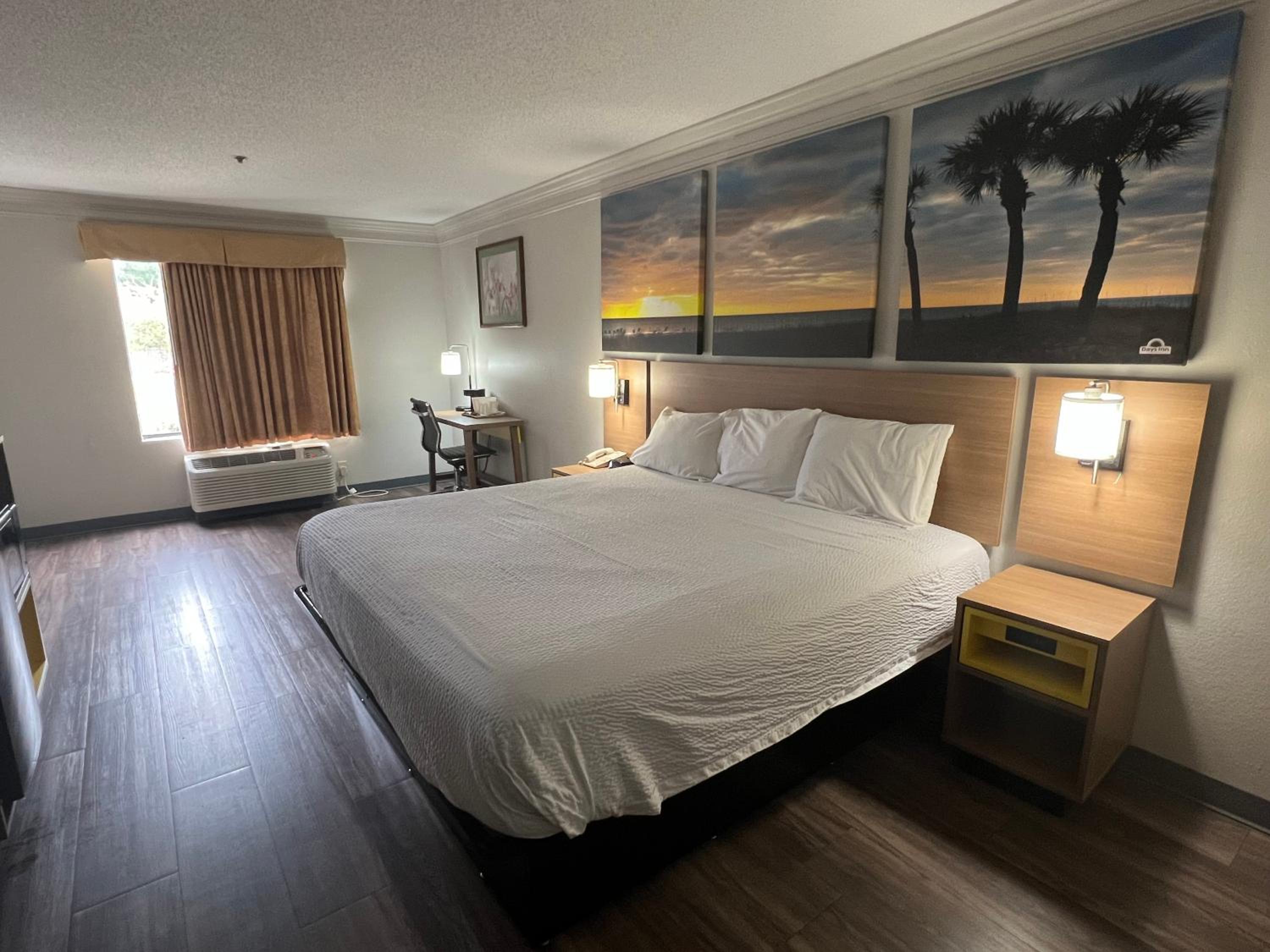 King Room - Disability Access/Non-Smoking photo 1