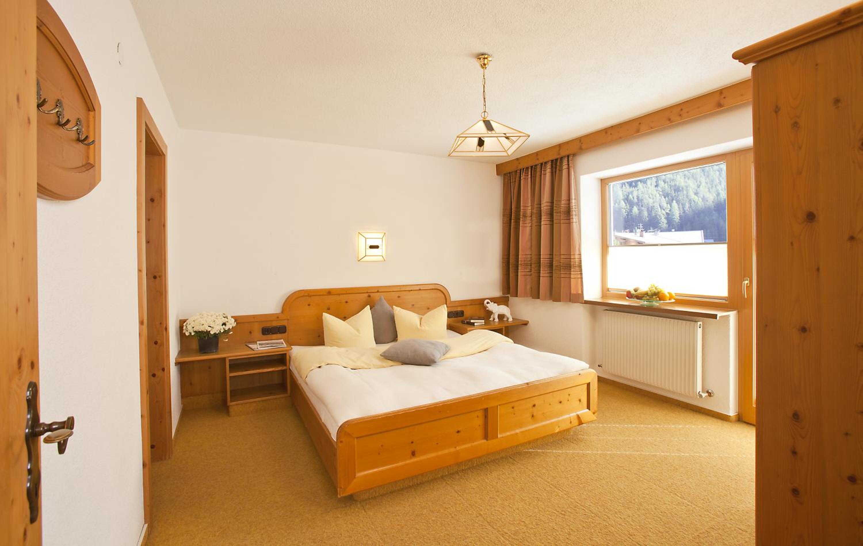 Superior One-Bedroom Apartment (Type III) photo 2