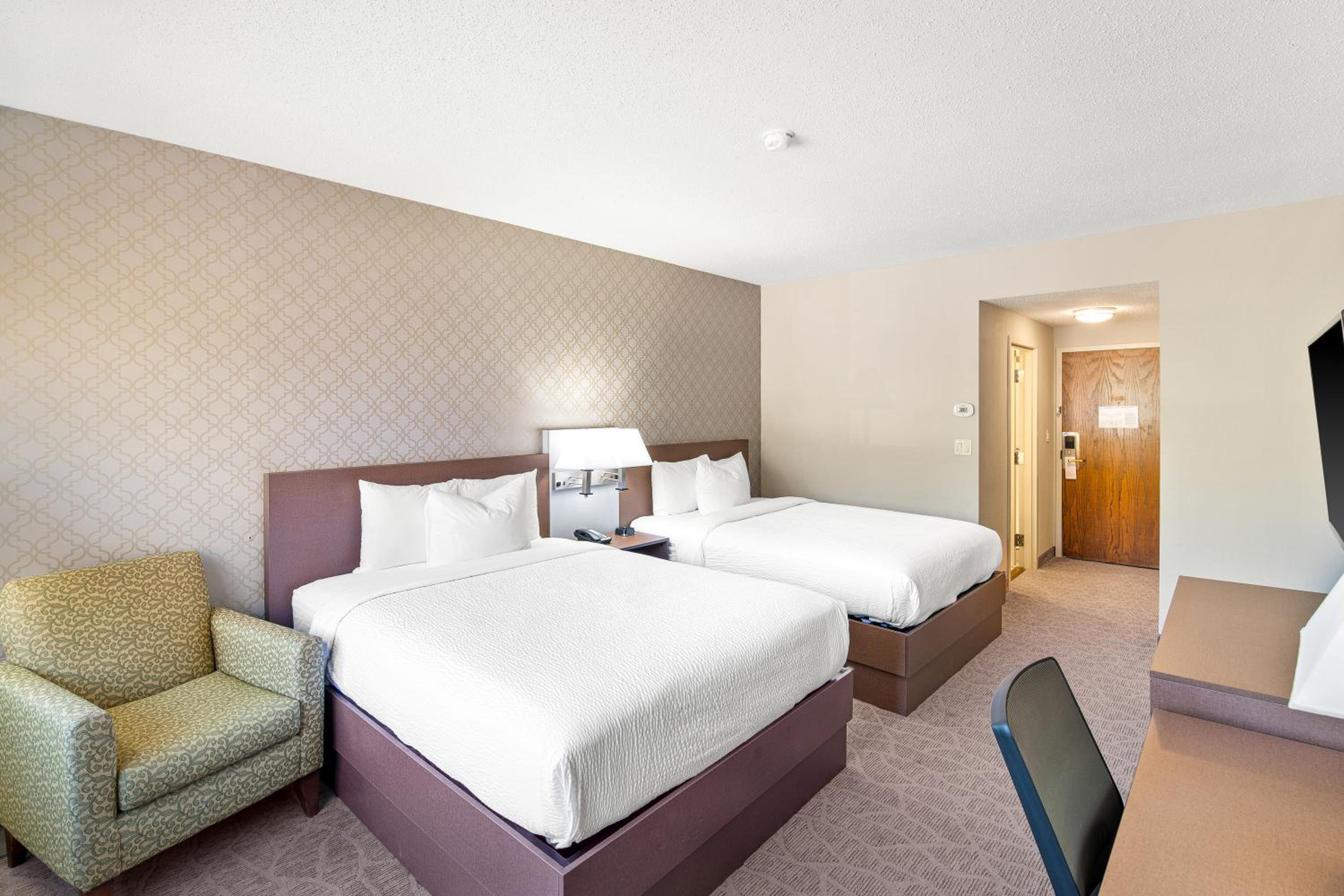 Deluxe Queen Room