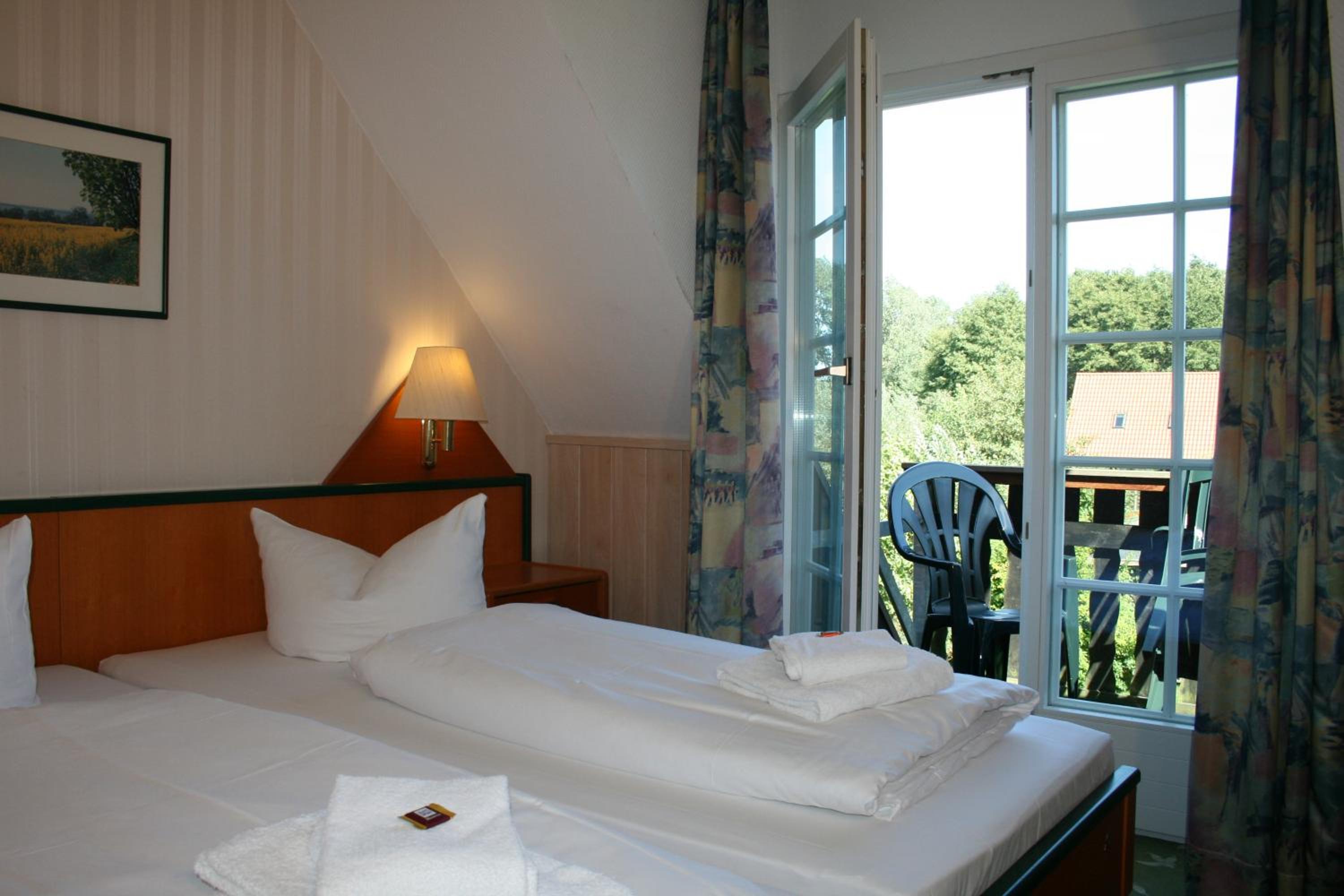 Double Room with Lake View - Photo 2