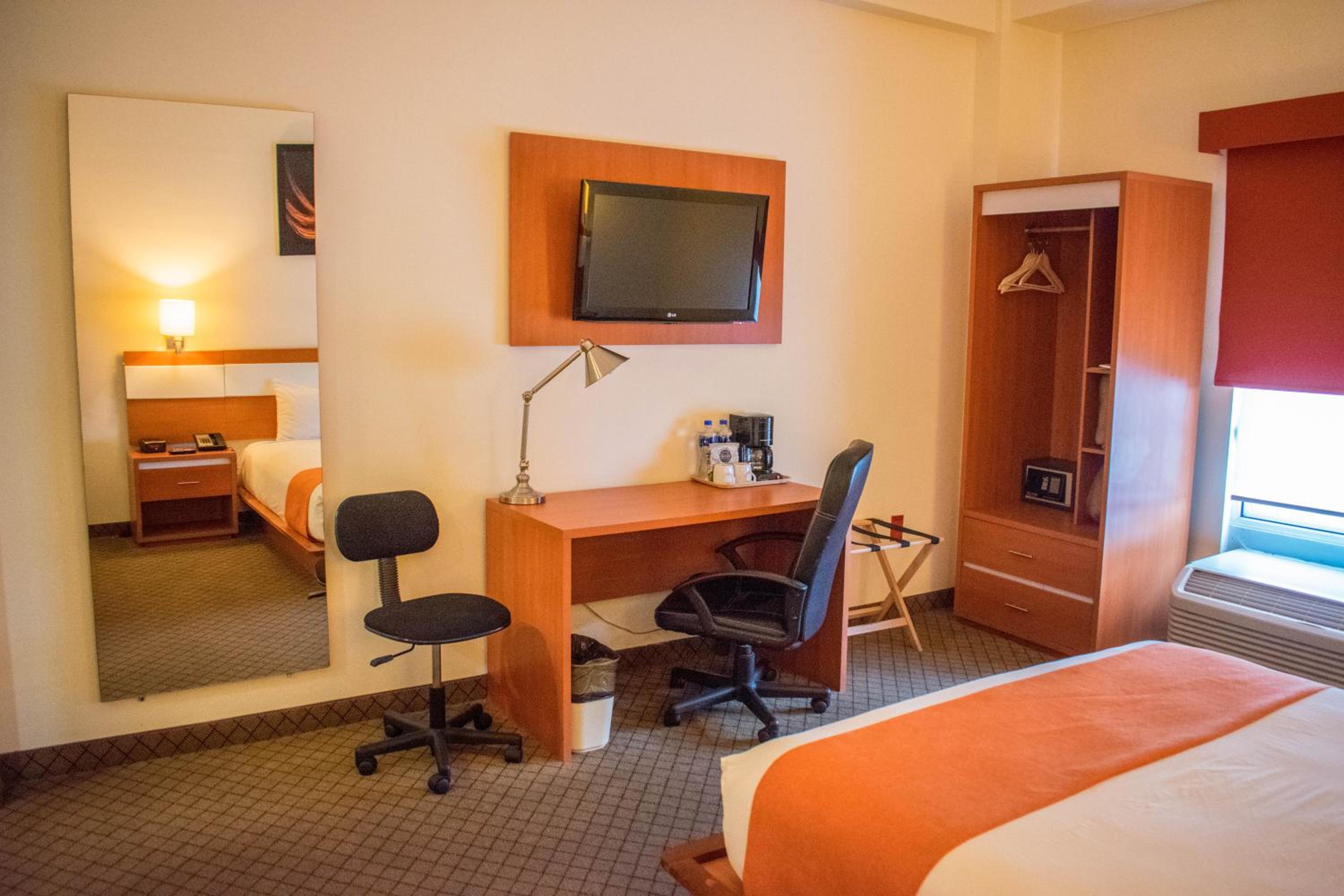 Double or Twin Room - Photo 4