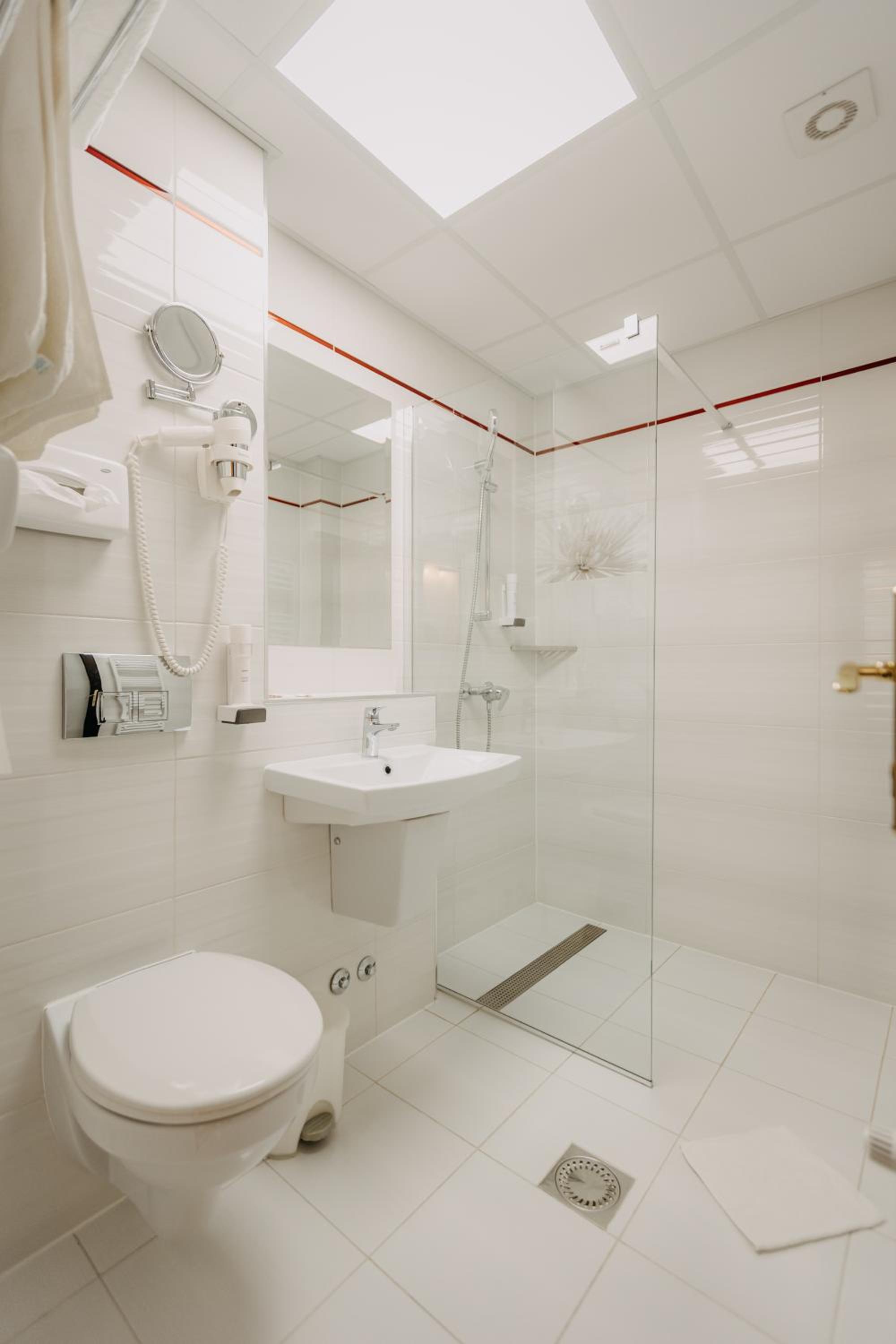 Superior Double or Twin Room photo 3