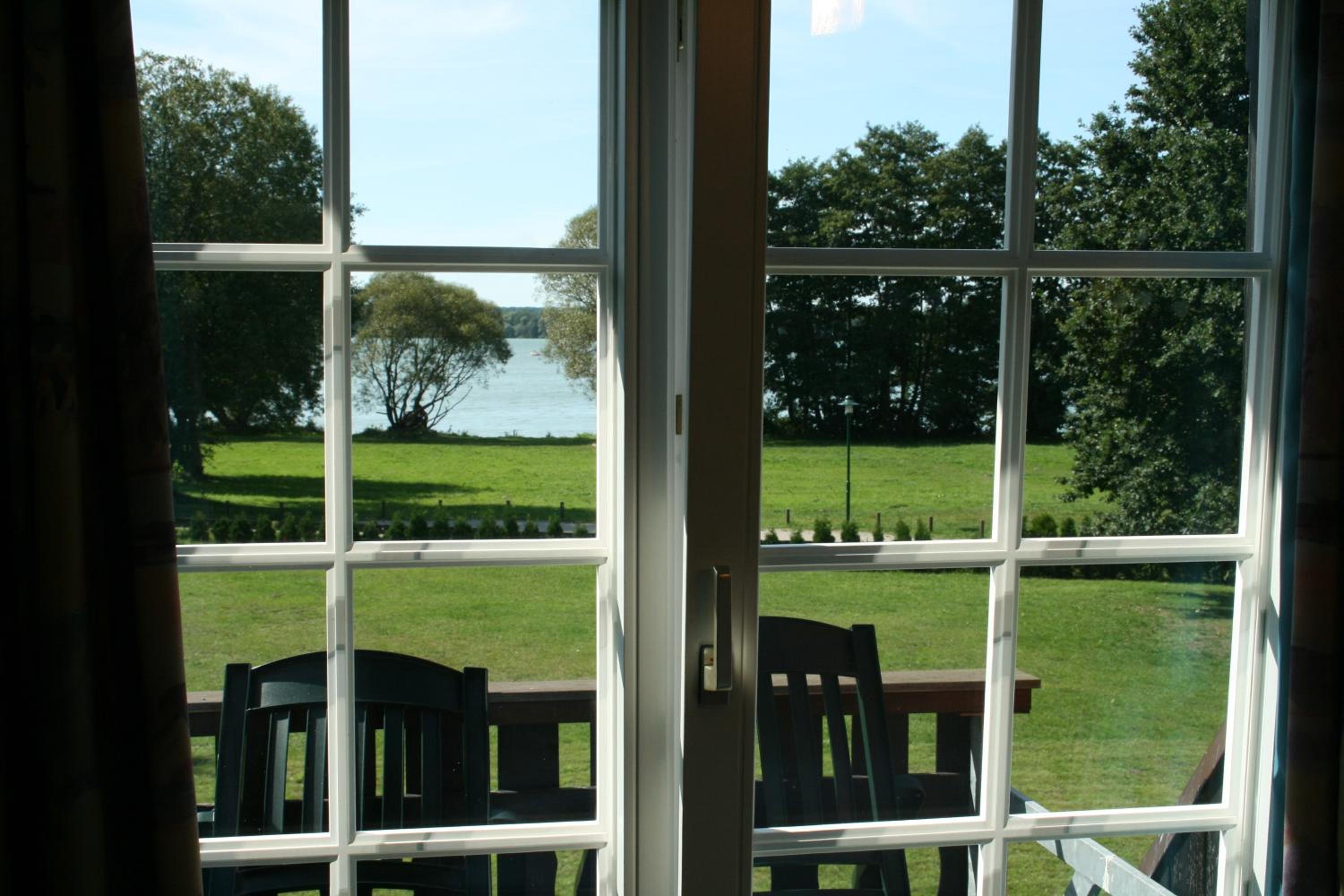 Double Room with Lake View - Photo 4