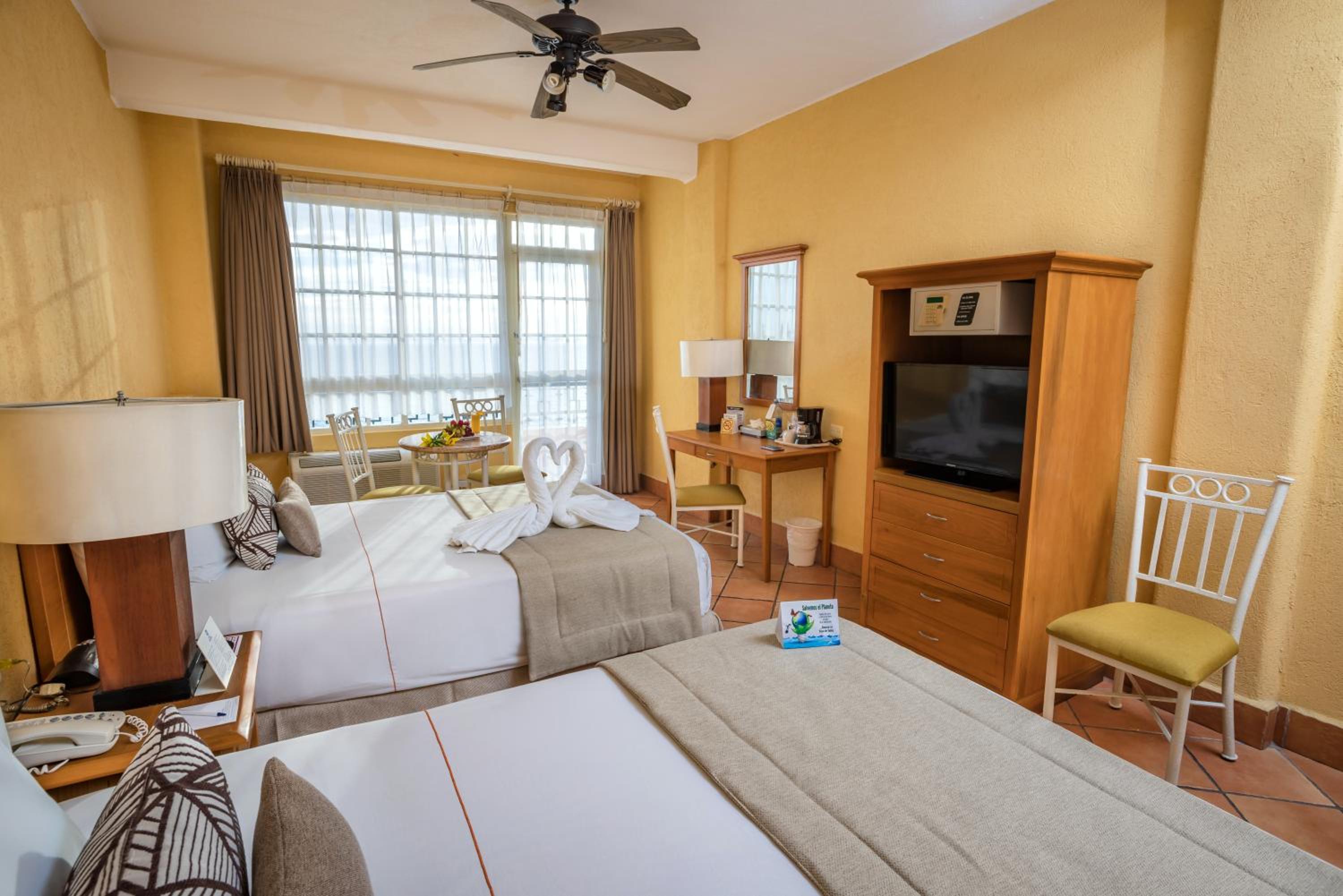 Suite with Two Double Beds - Non-Smoking - Photo 1