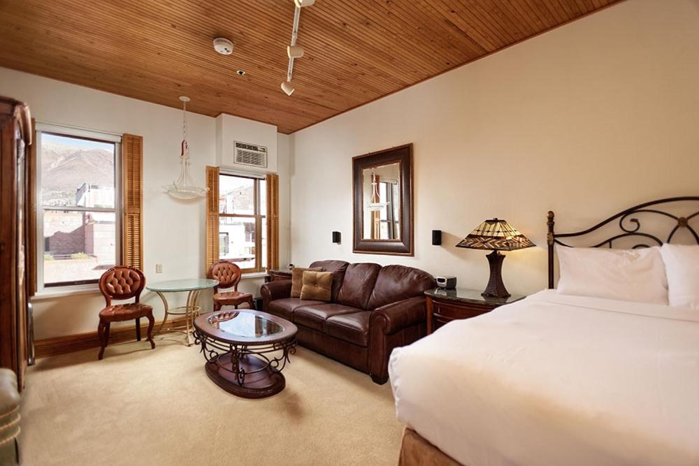 One-Bedroom Suite