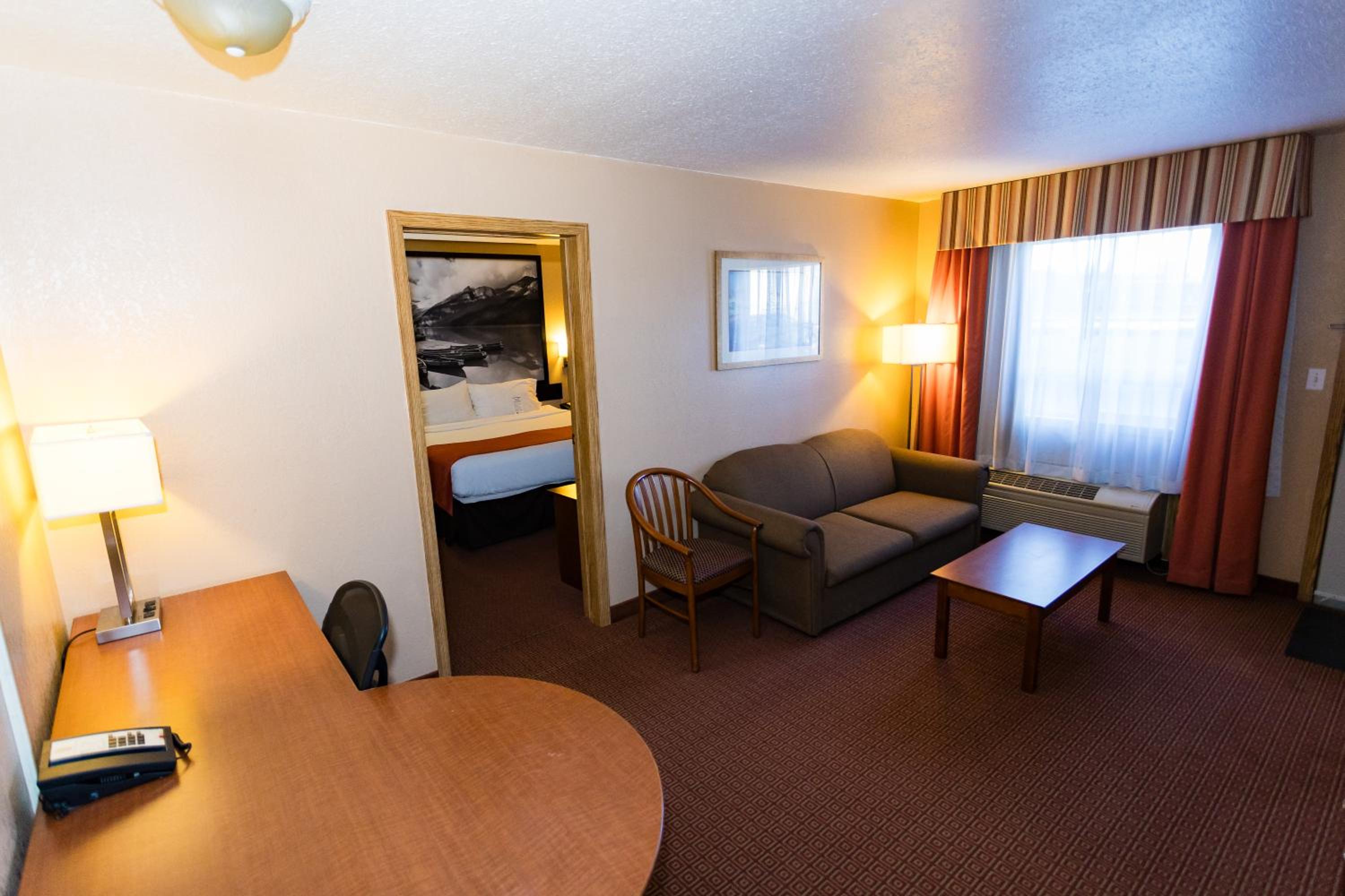 Superior King Room - Non-Smoking - Photo 5