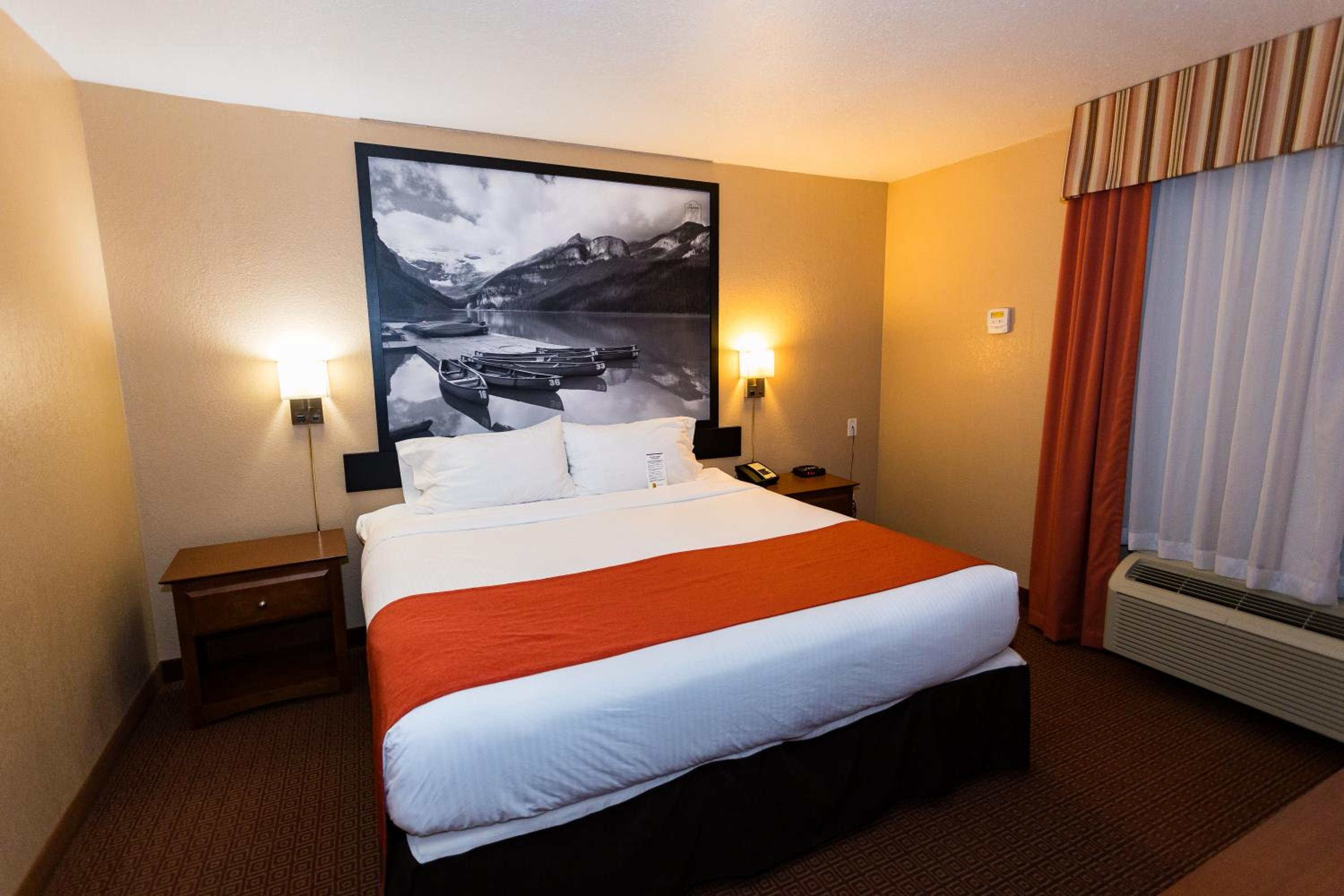 Superior King Room - Non-Smoking - Photo 6