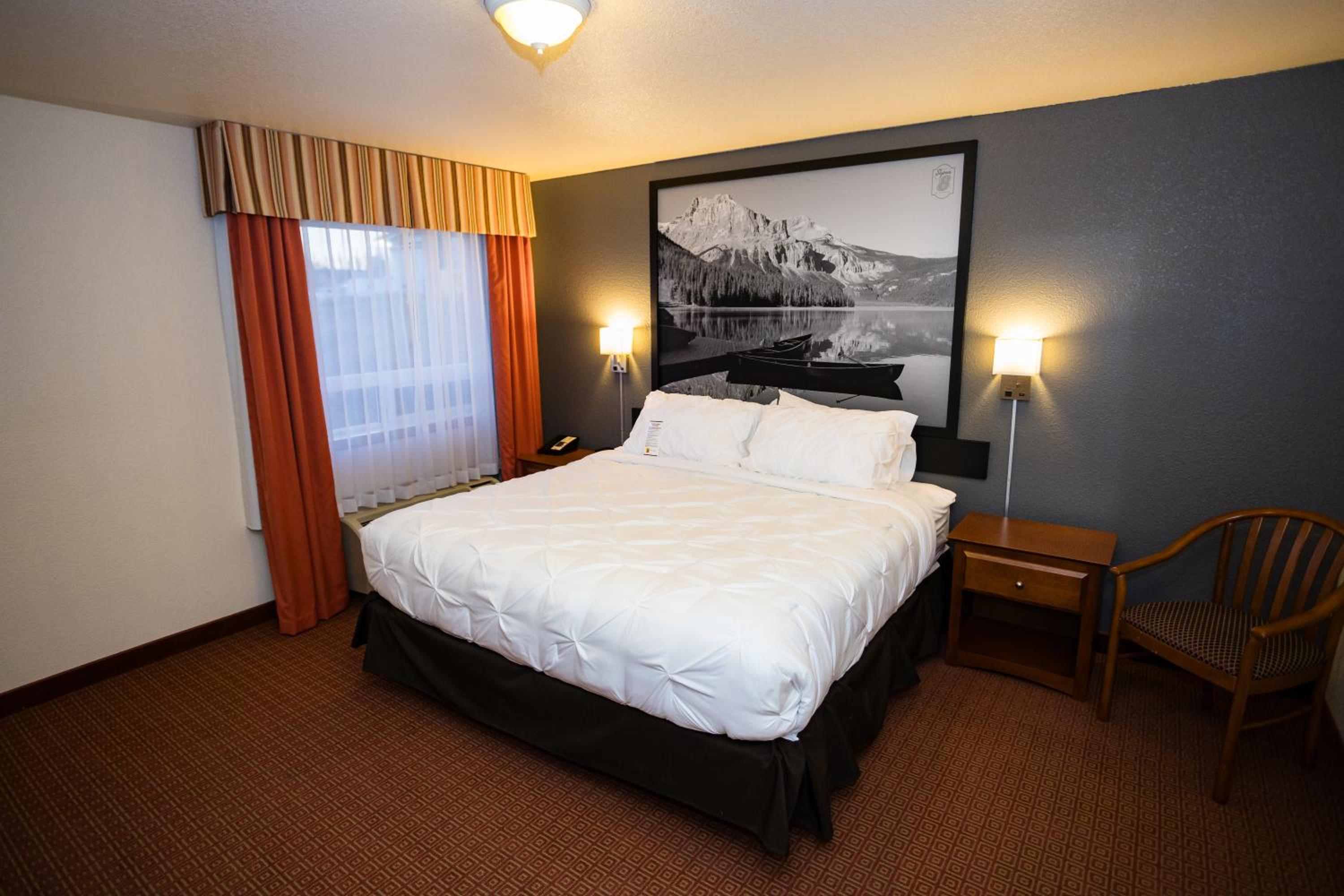 One-Bedroom King Luxury Suite - Non-Smoking - Photo 5