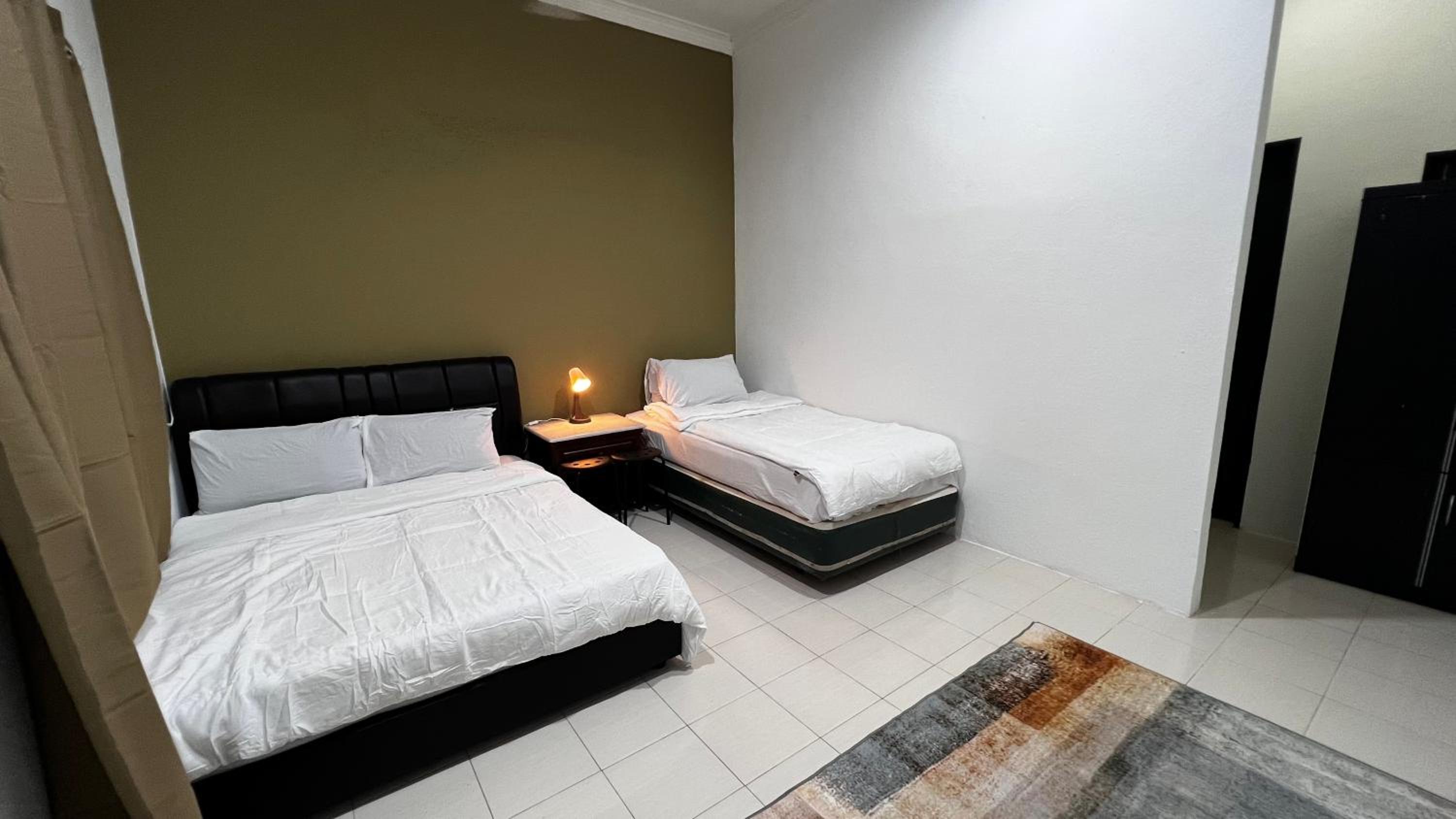 Triple Room with Private Bathroom - Photo 4
