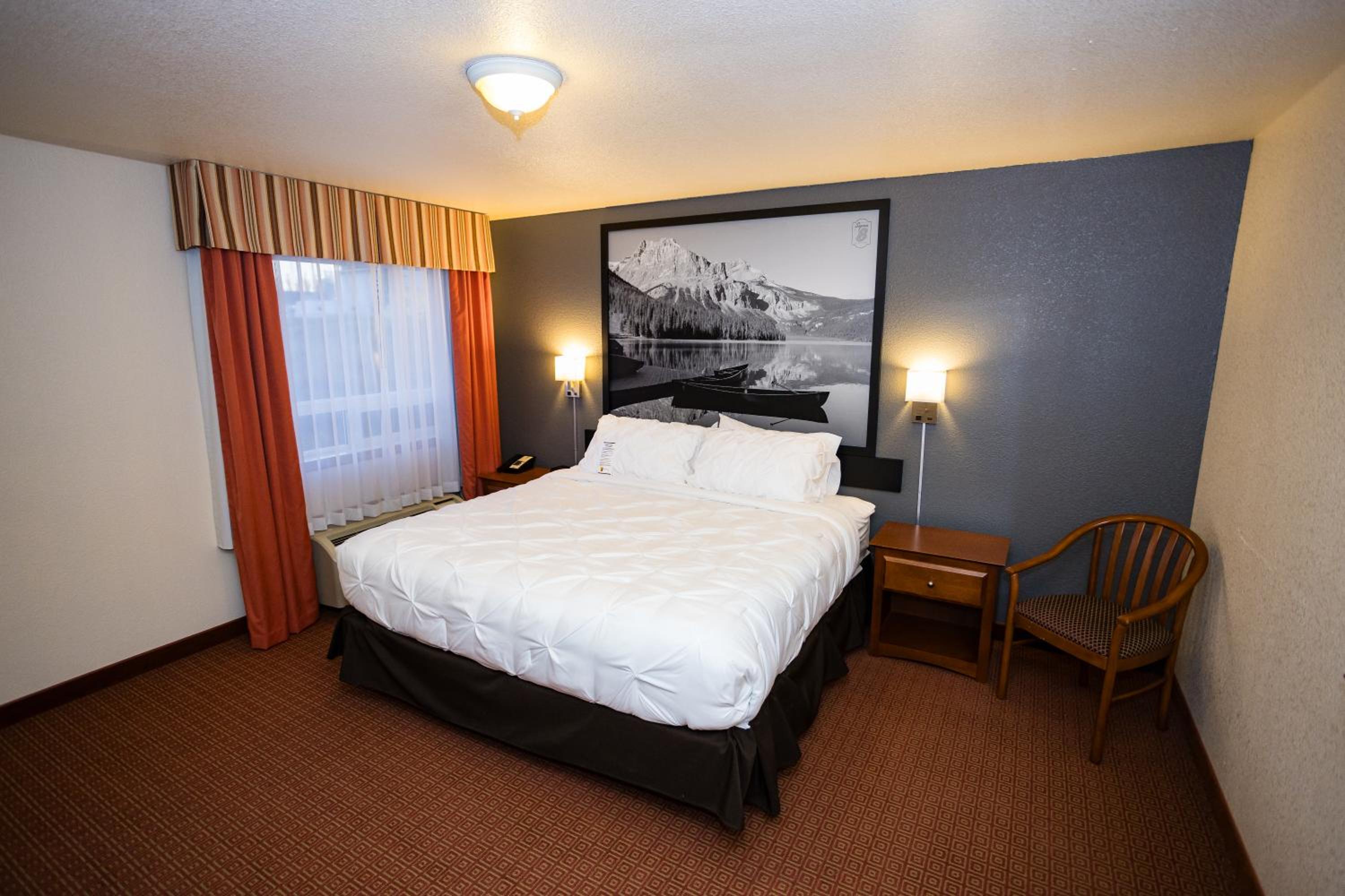 One-Bedroom King Luxury Suite - Non-Smoking - Photo 6