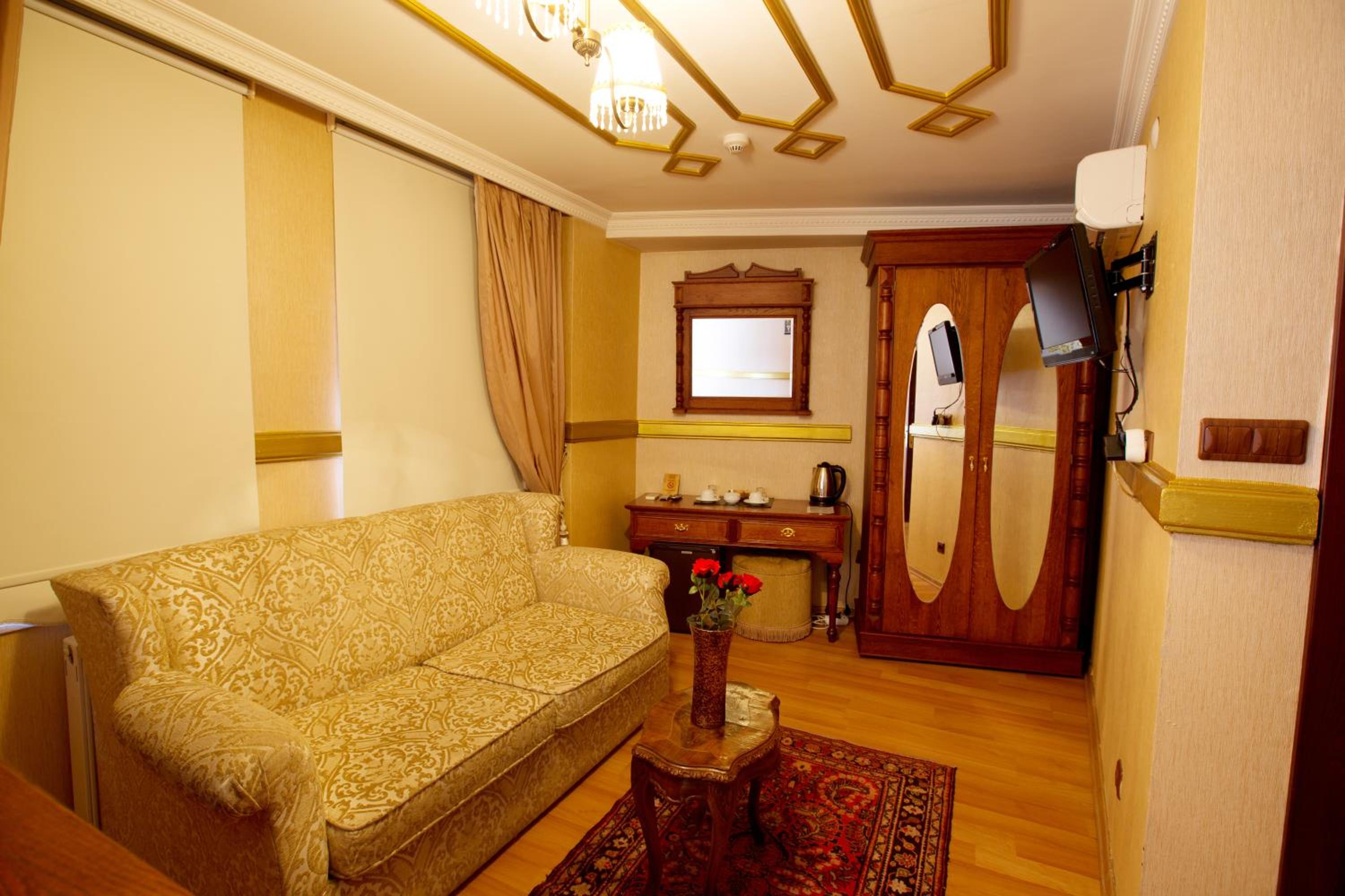 Family Room photo 2