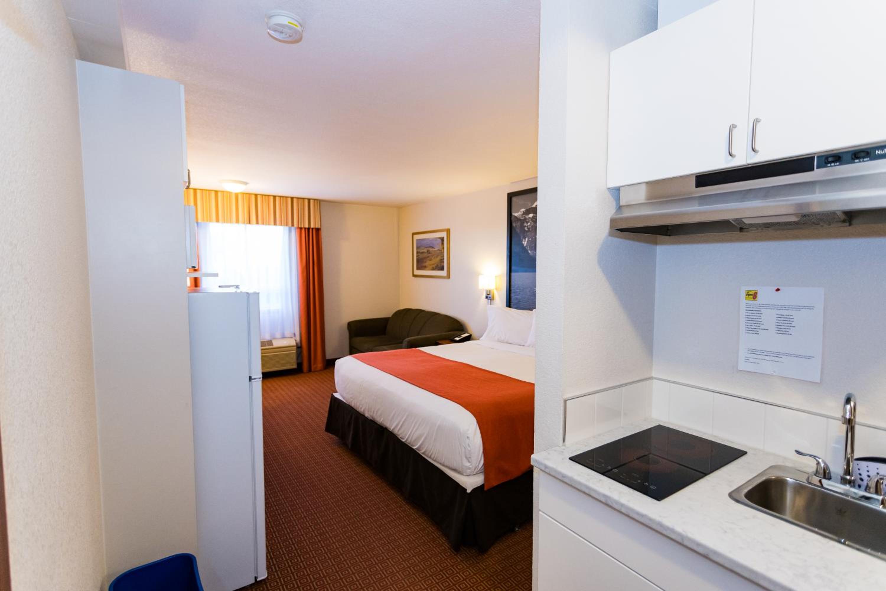  King Suite - Photo 9