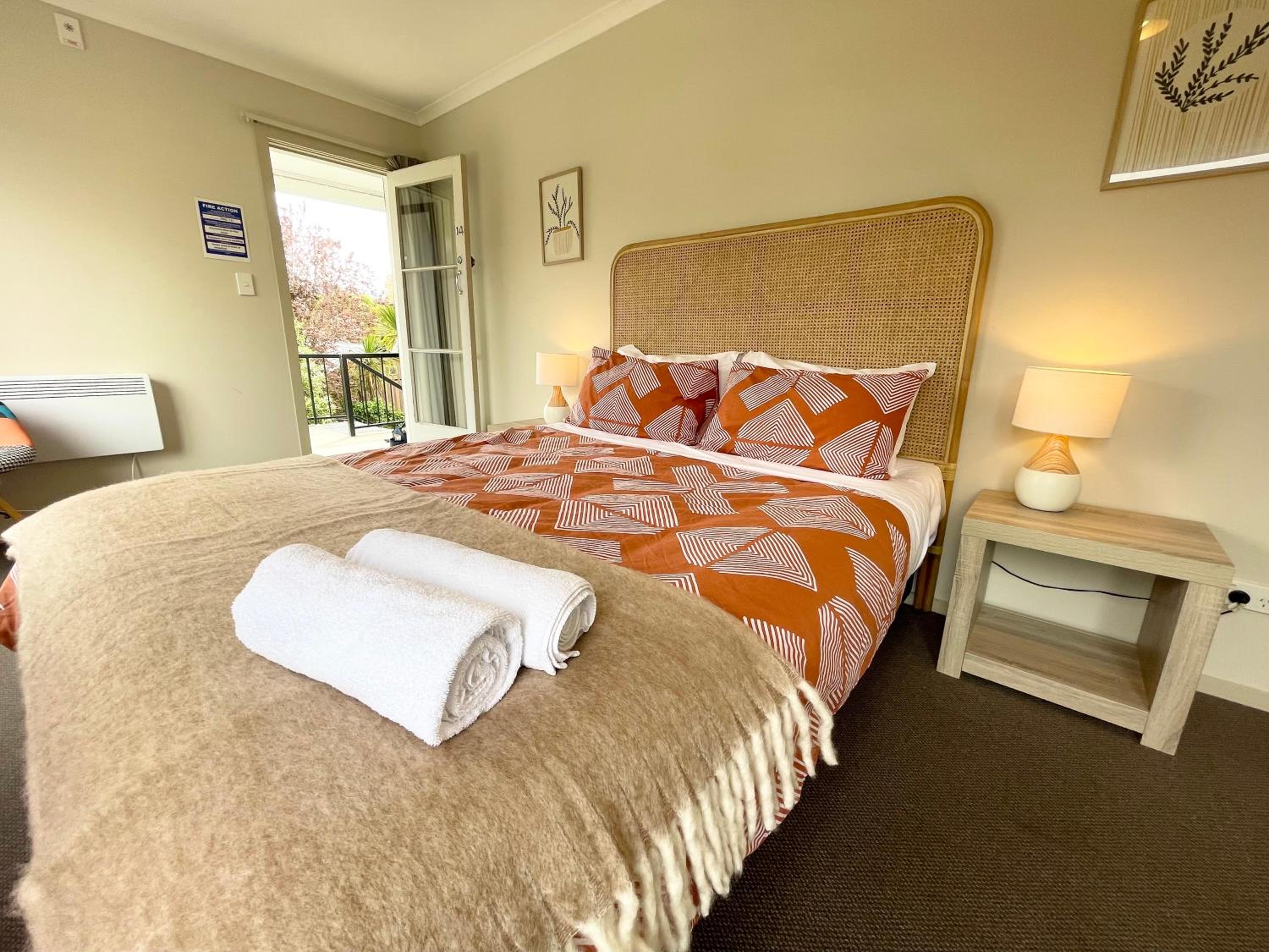 Double Room with Private Bathroom - Photo 4
