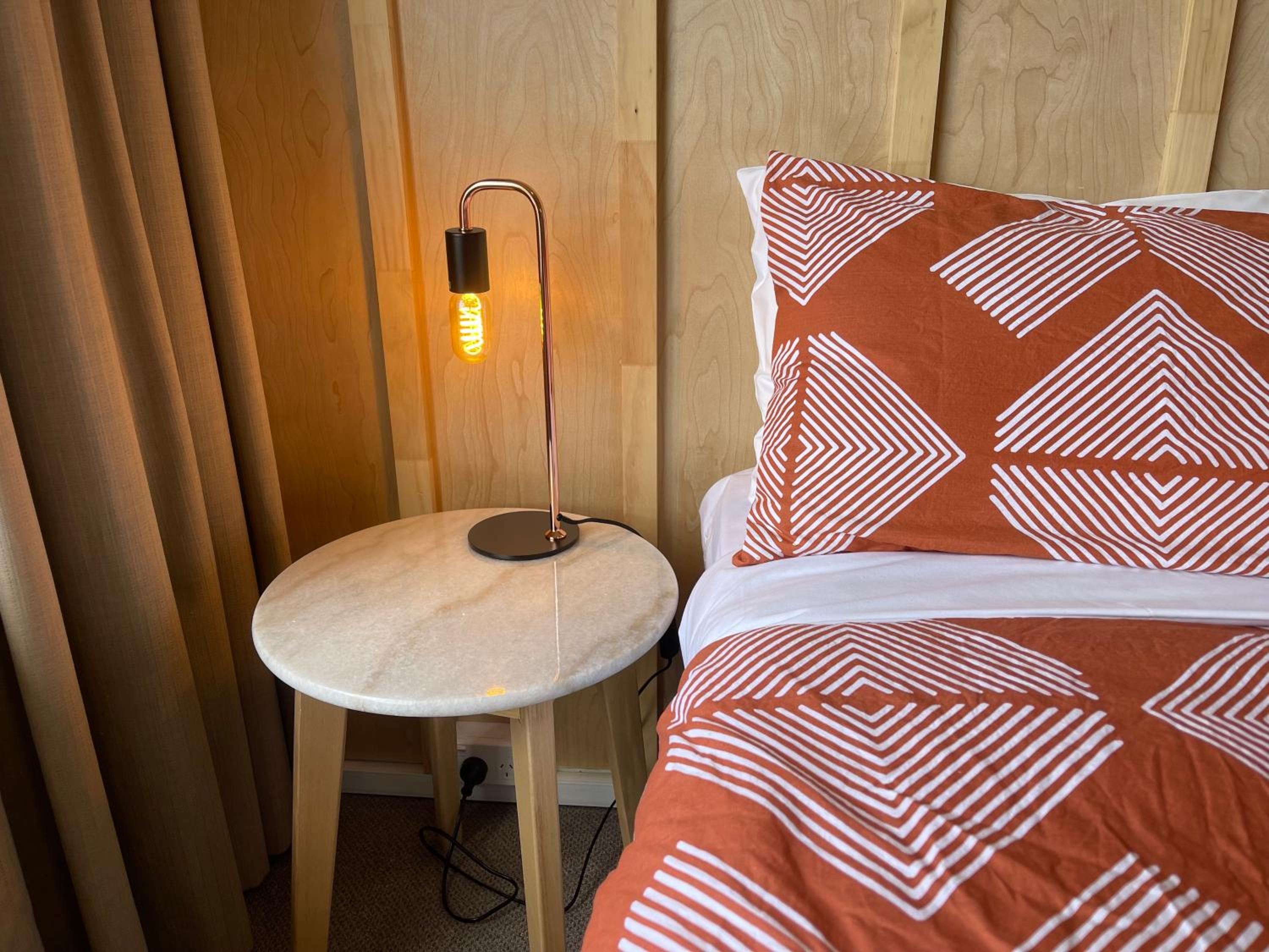 Double Room with Private Bathroom - Photo 2