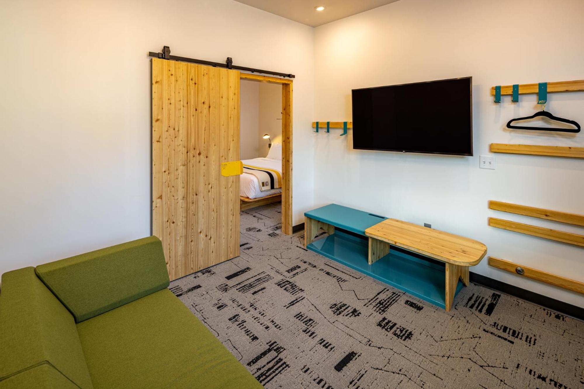Ridgeline Suite - Photo 5