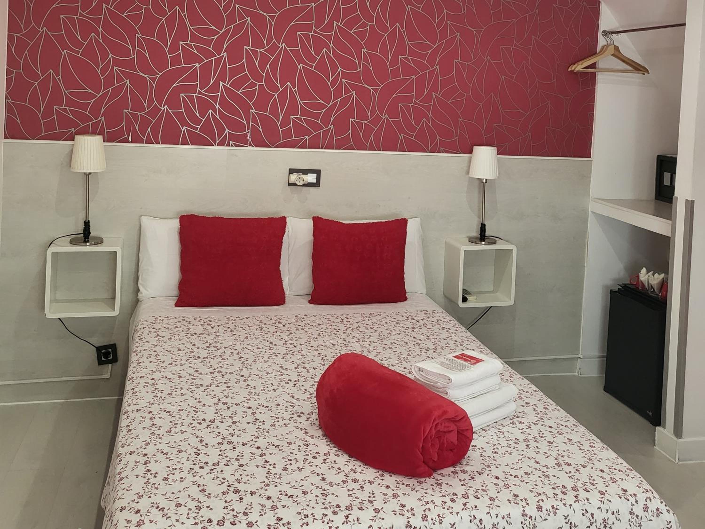 Double Room - Photo 19