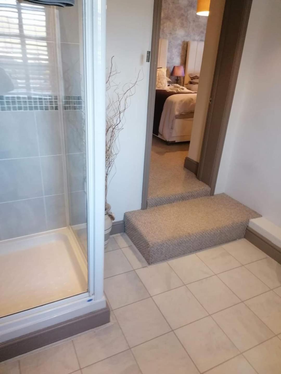 Twin Room with Bath photo 3
