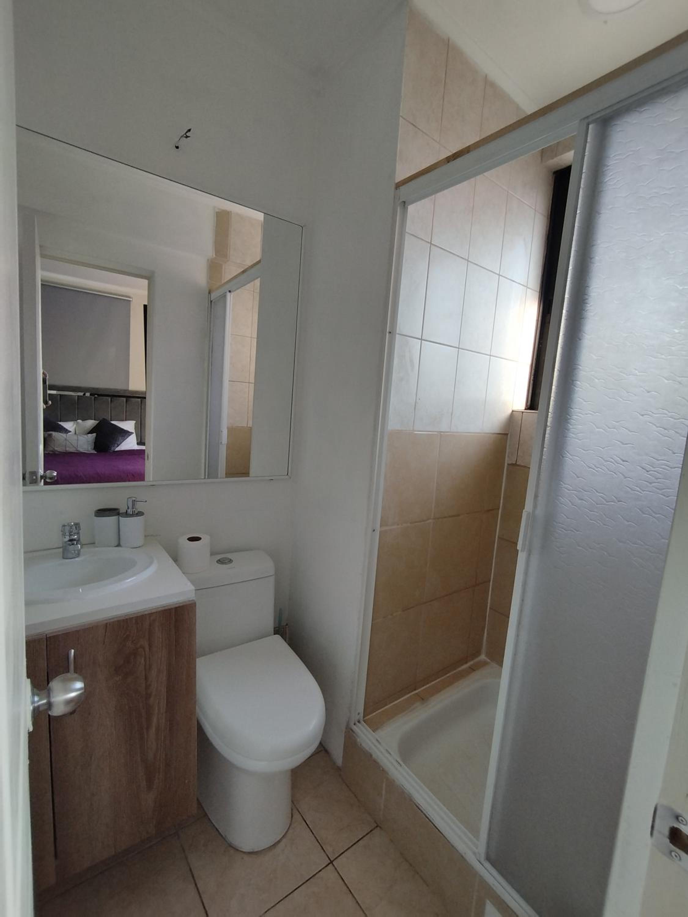 Double Room with Private Bathroom photo 1