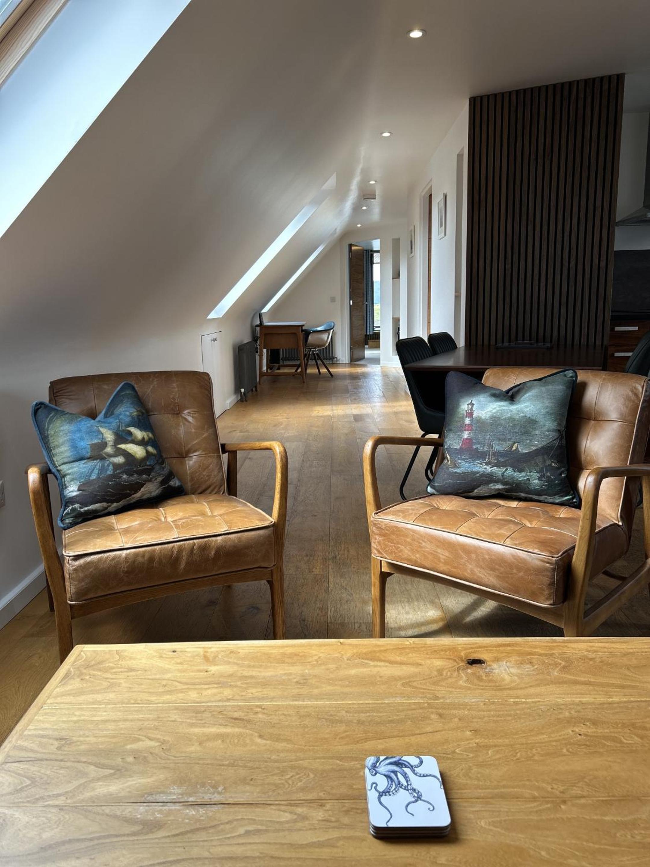 Two-Bedroom Apartment with Balcony - Photo 11