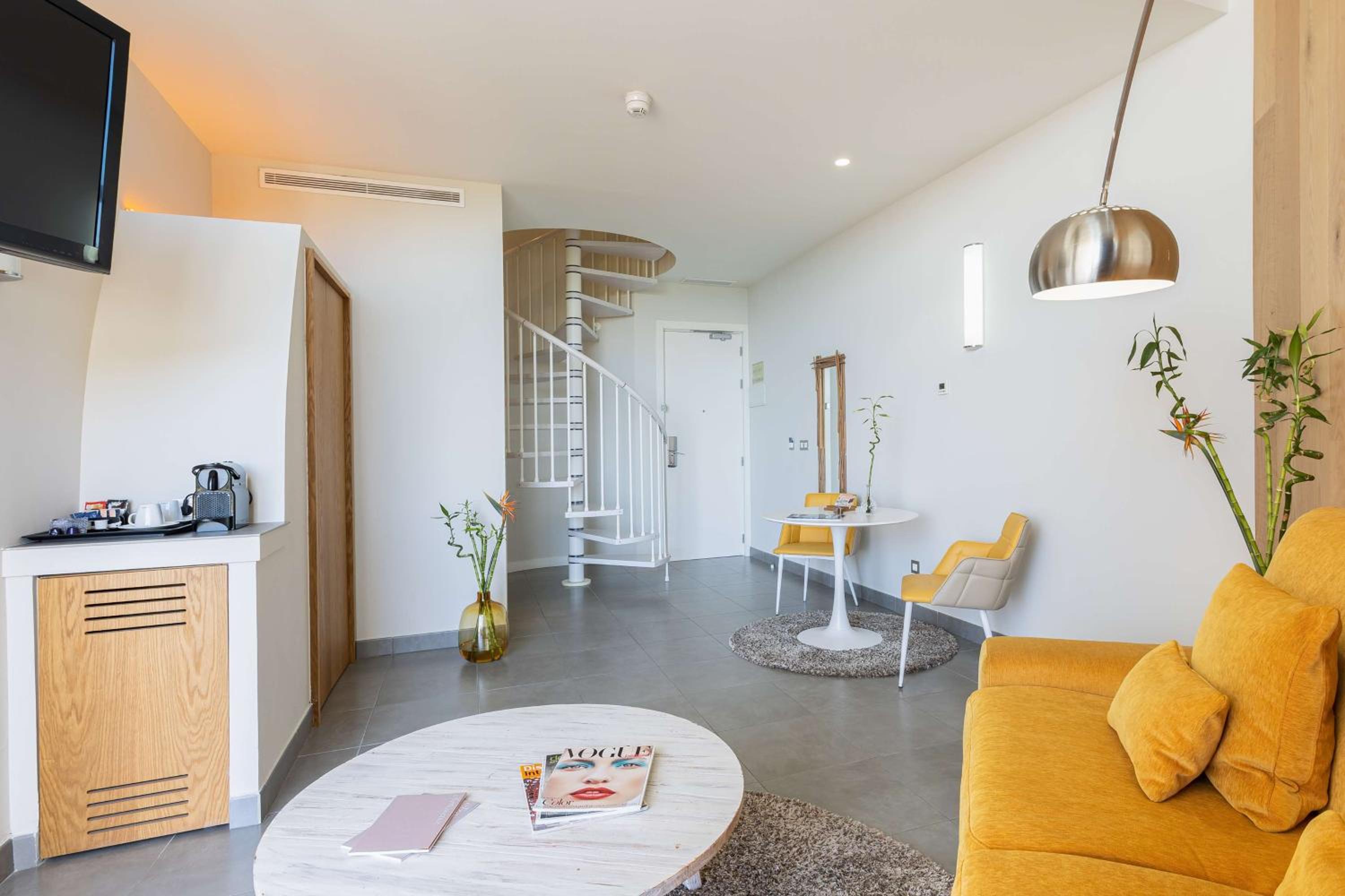 Duplex King Suite with Sea View - Photo 10