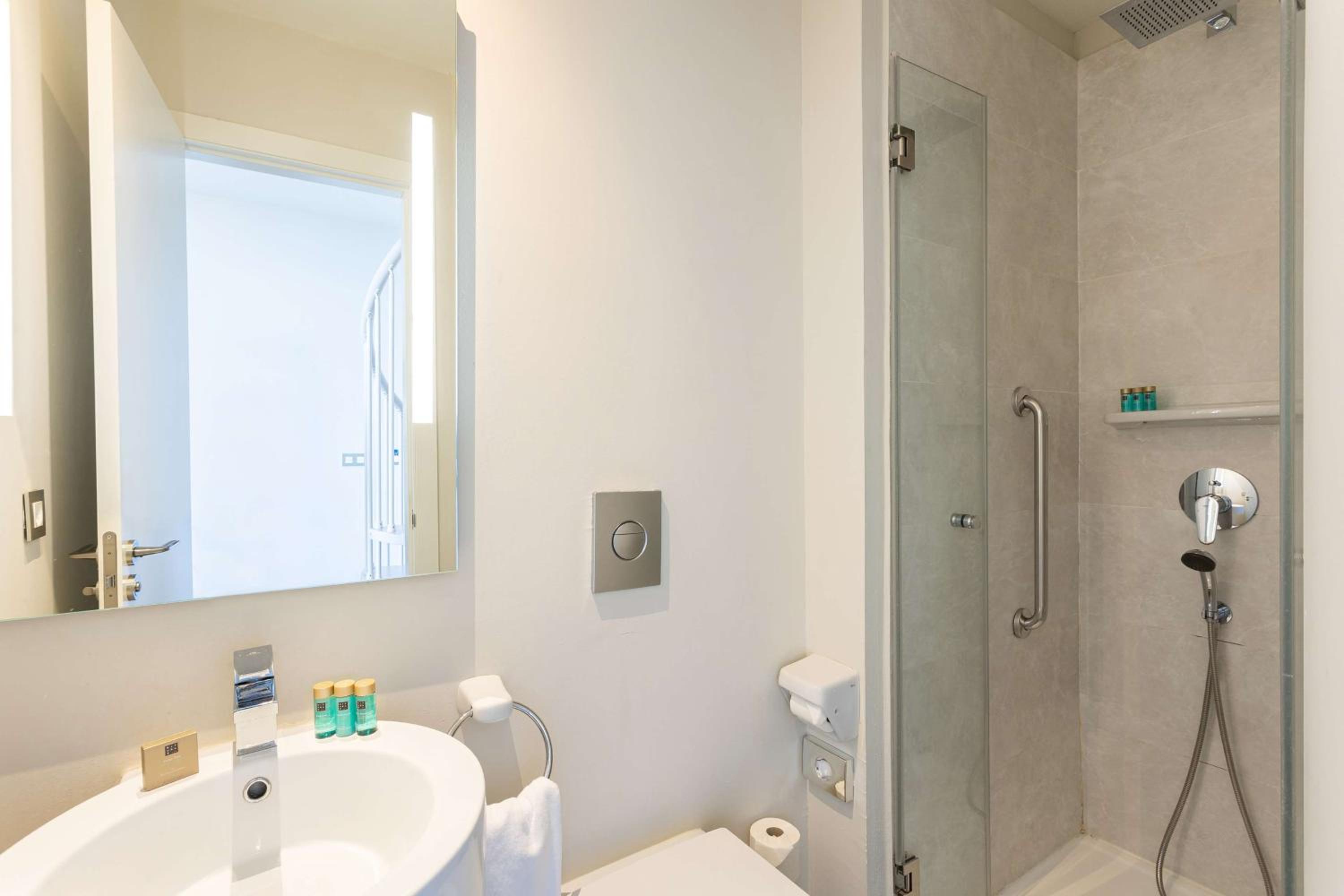 Duplex King Suite with Sea View - Photo 14