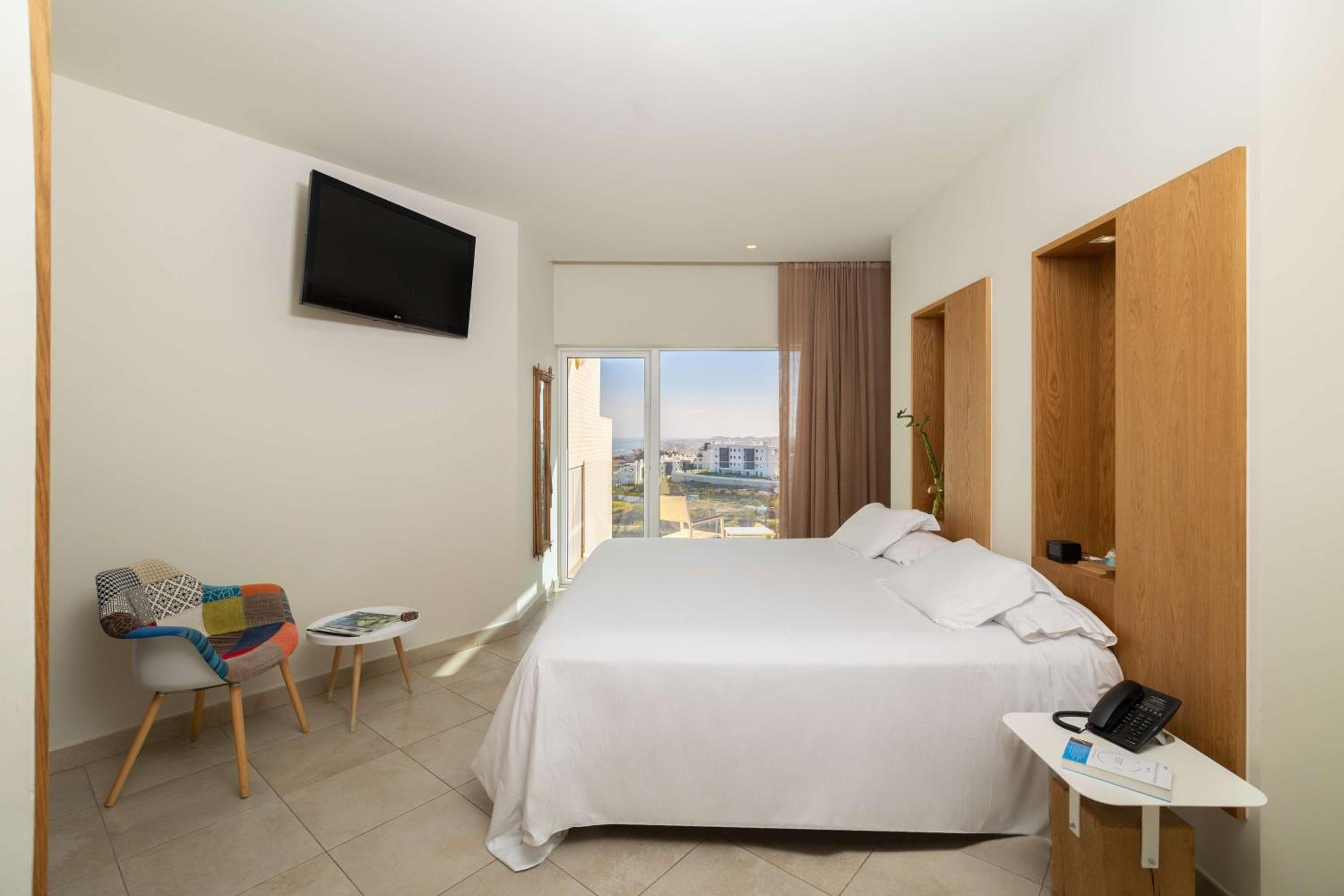 King Guest Room - Photo 3
