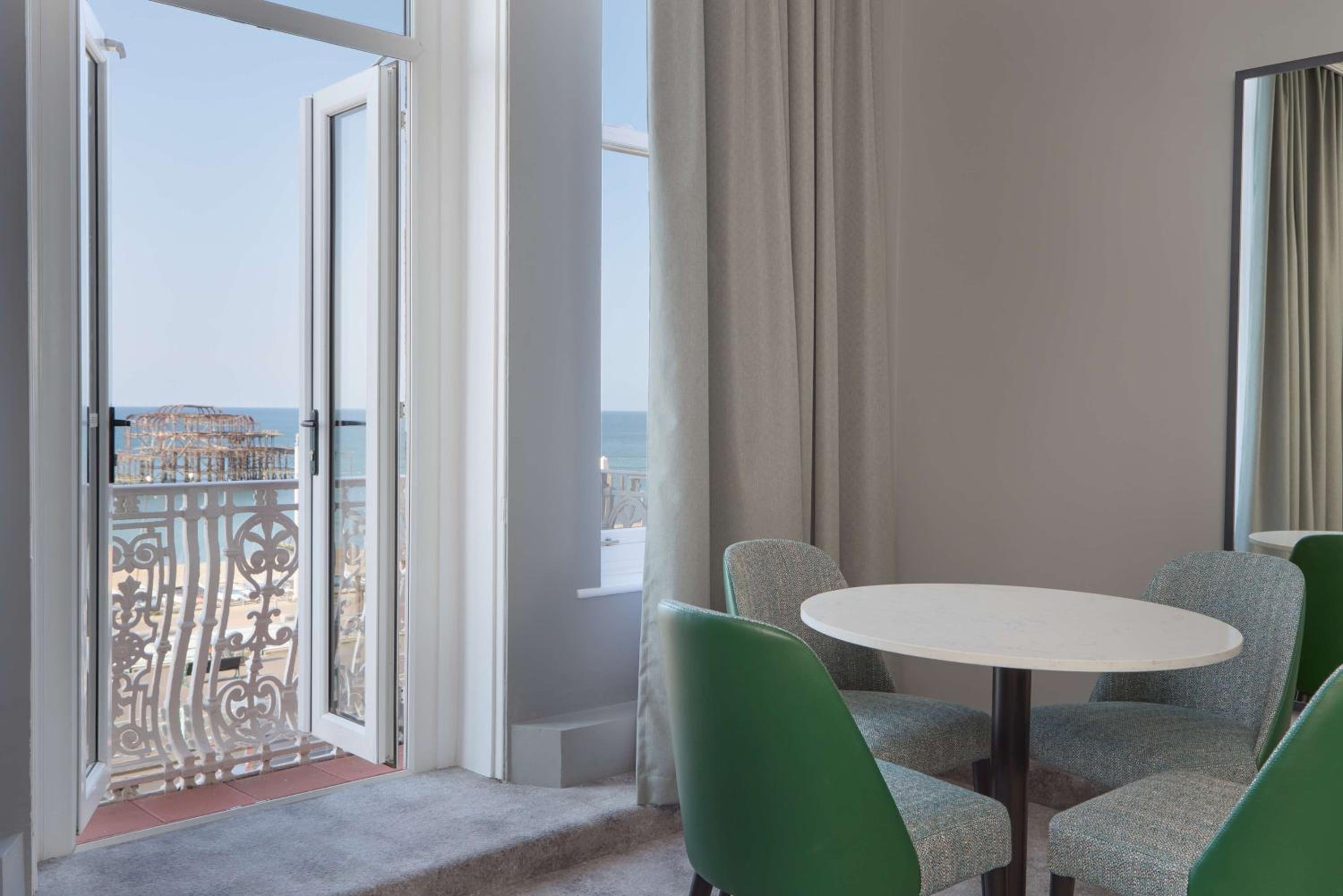 One-Bedroom King Suite with Balcony and View - Photo 4