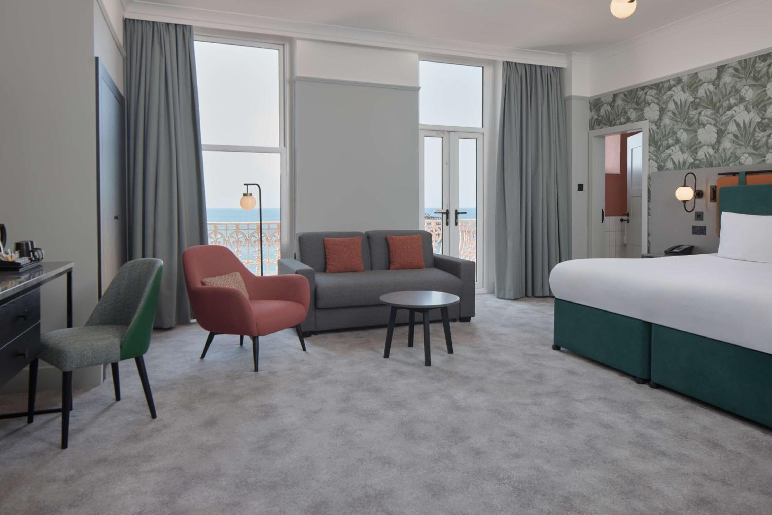 Superior King Room with Sofa Bed and Balcony - Sea View - Photo 6