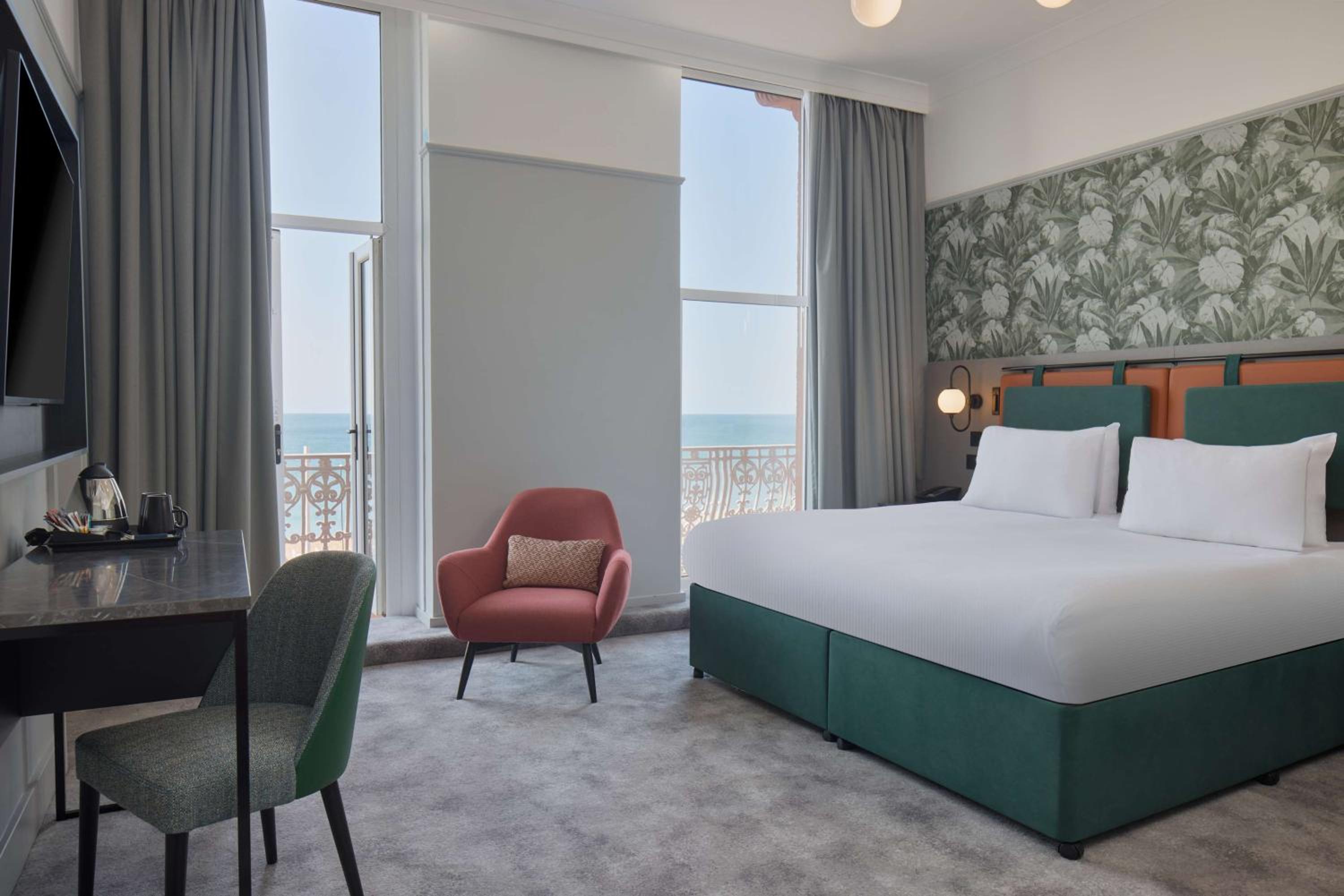 Superior King Room with Sea View and Balcony photo 2
