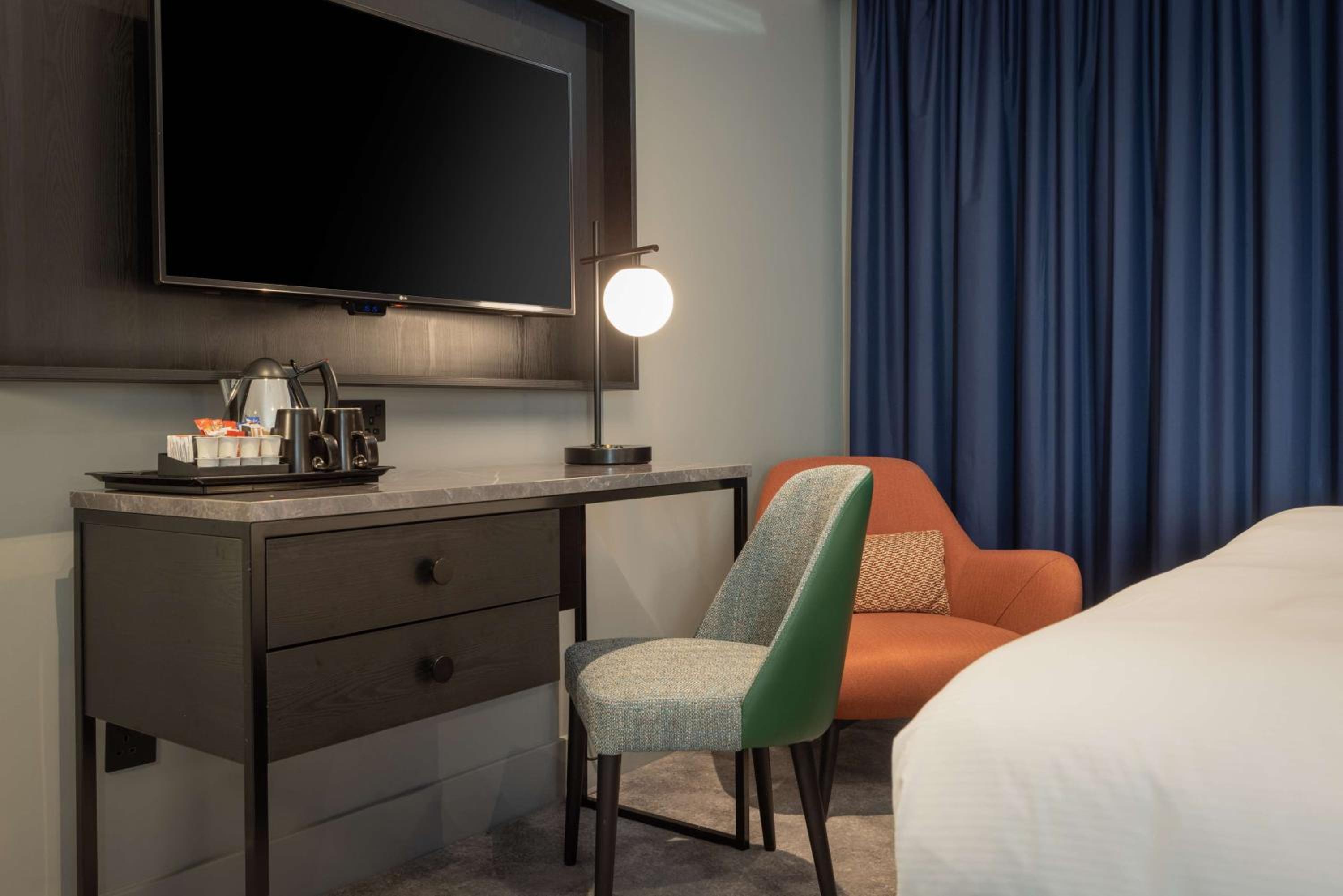 One-Bedroom King Suite with Sea View - Photo 1