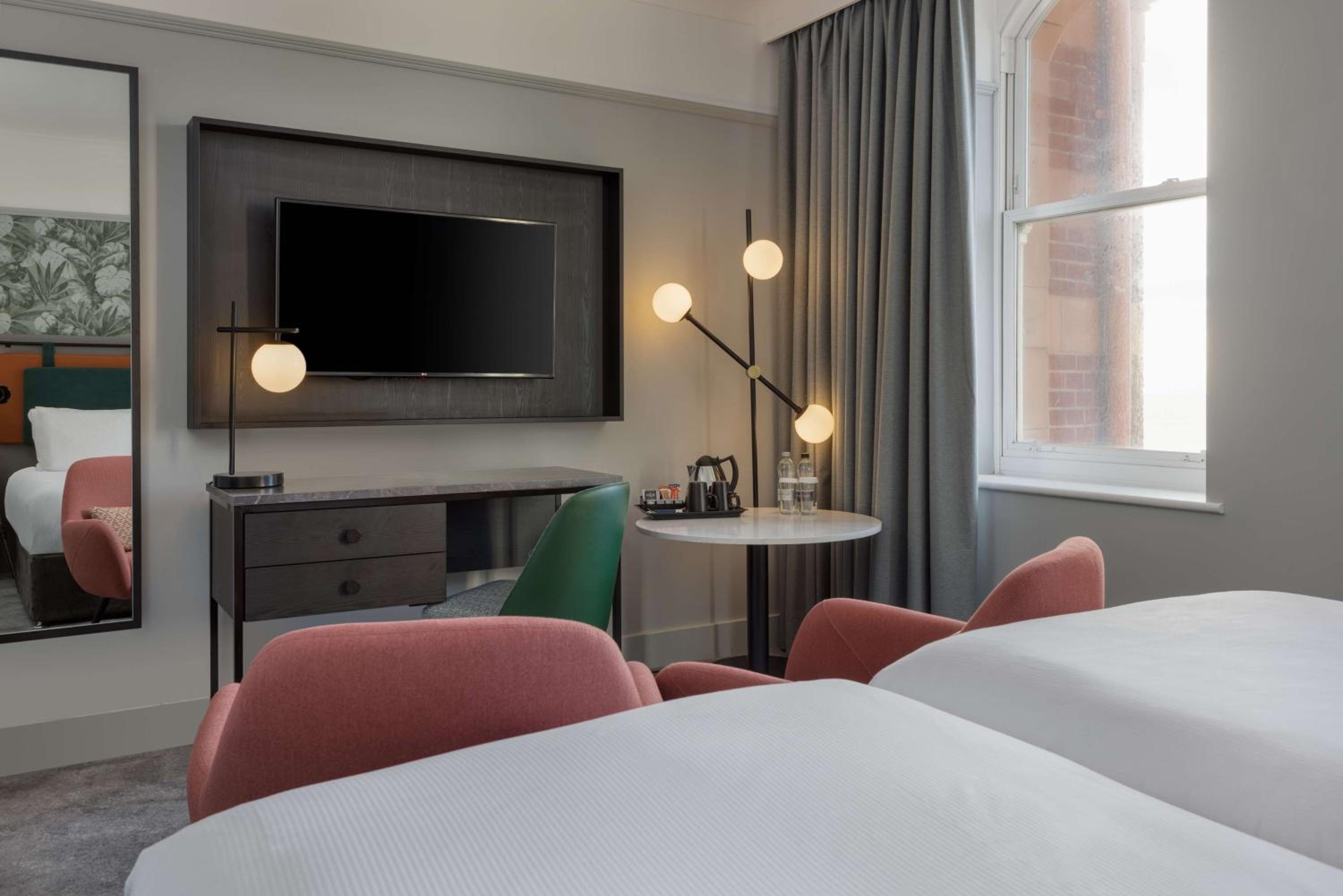 Superior Twin Room with Sea View - Photo 2